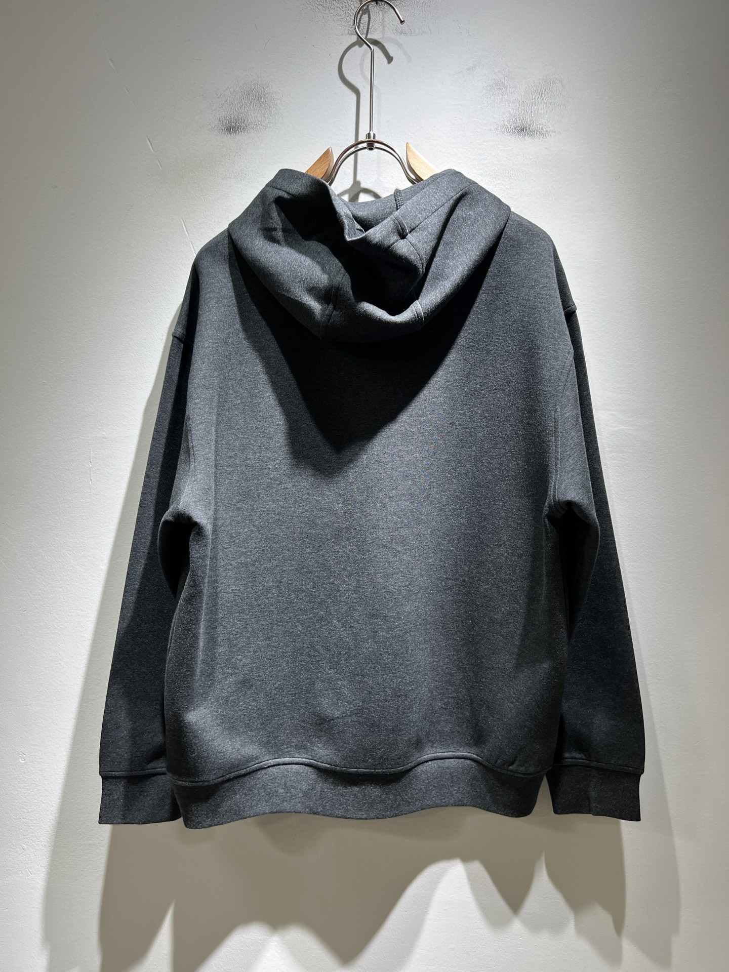 LOE*WE罗*威 2025秋冬男女同款👫长袖连帽卫衣，意大利原厂订单渠道，极具个性高级潮风，标志log