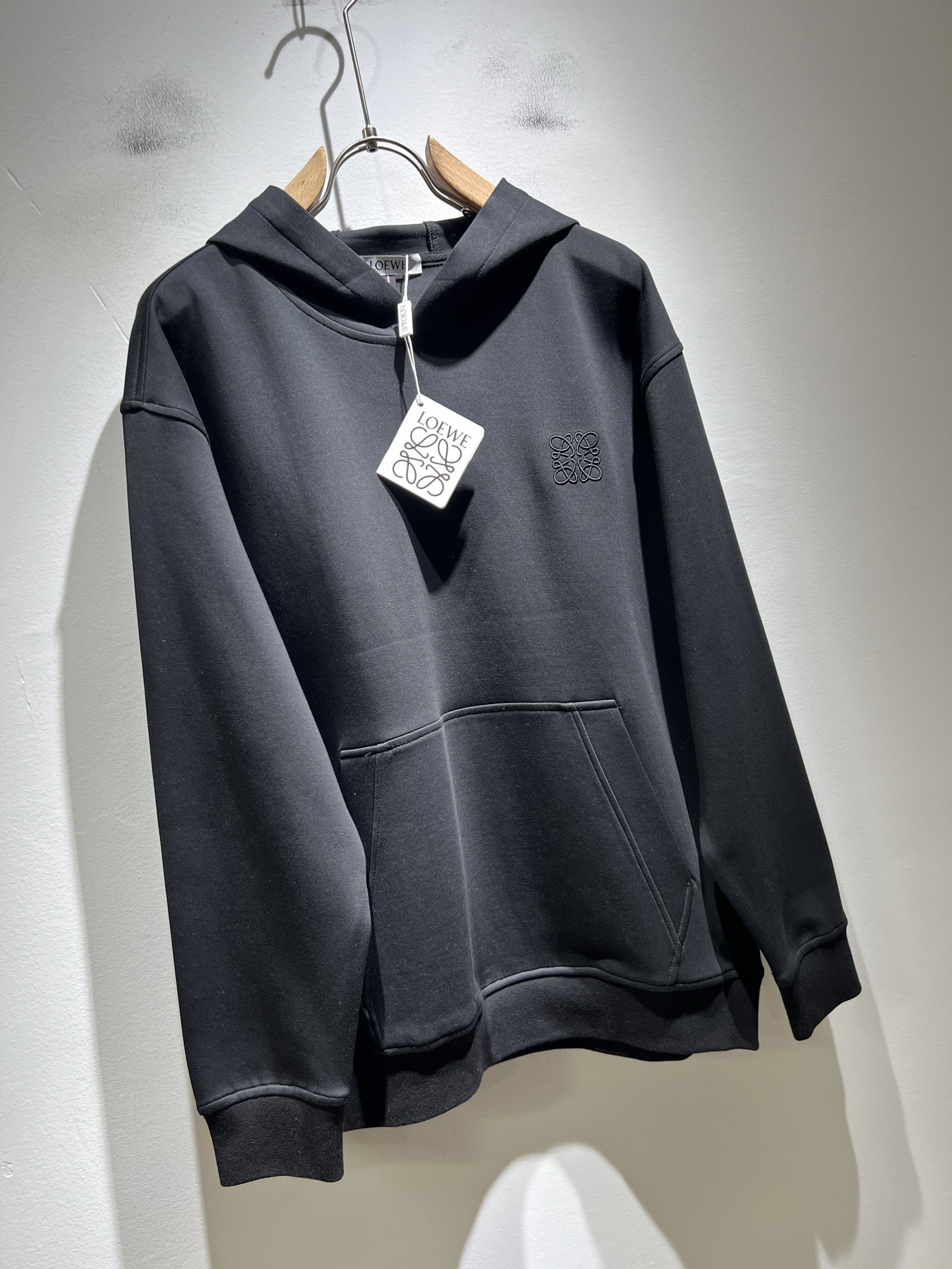LOE*WE罗*威 2025秋冬男女同款👫长袖连帽卫衣，意大利原厂订单渠道，极具个性高级潮风，标志log