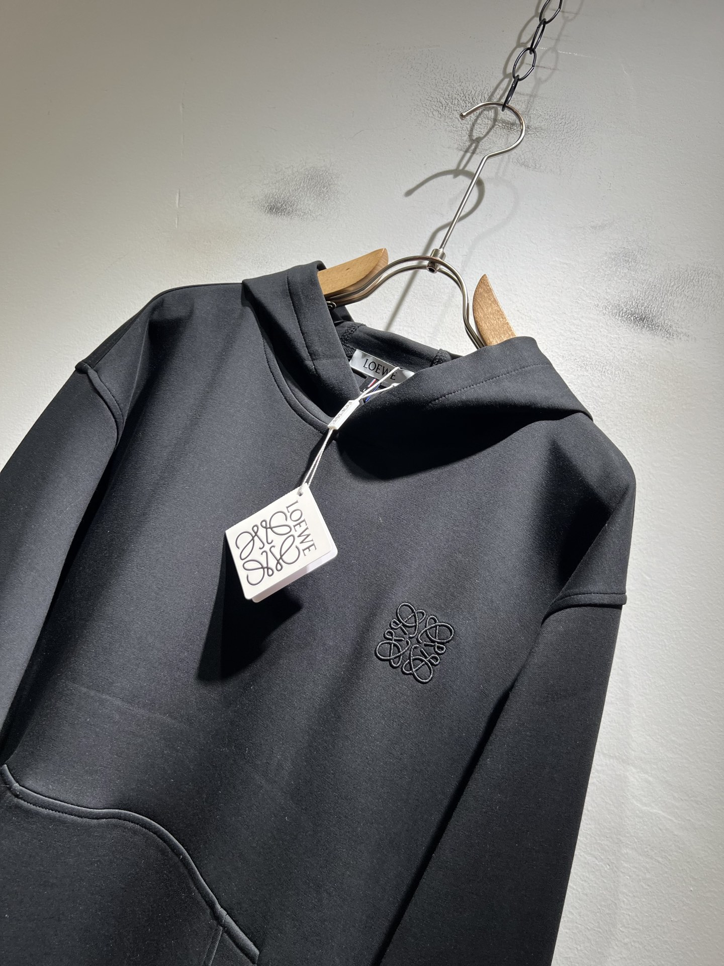 LOE*WE罗*威 2025秋冬男女同款👫长袖连帽卫衣，意大利原厂订单渠道，极具个性高级潮风，标志log