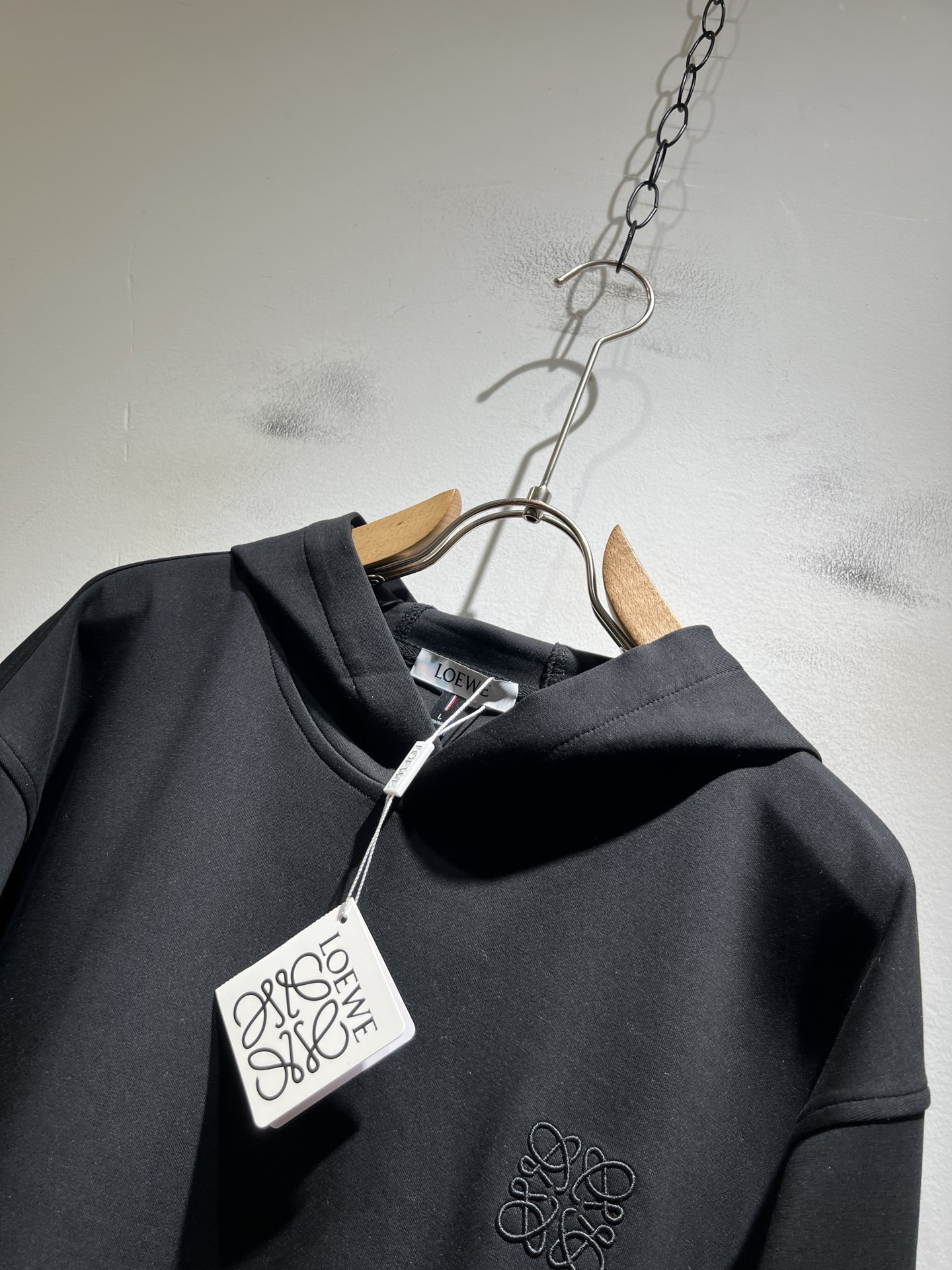 LOE*WE罗*威 2025秋冬男女同款👫长袖连帽卫衣，意大利原厂订单渠道，极具个性高级潮风，标志log