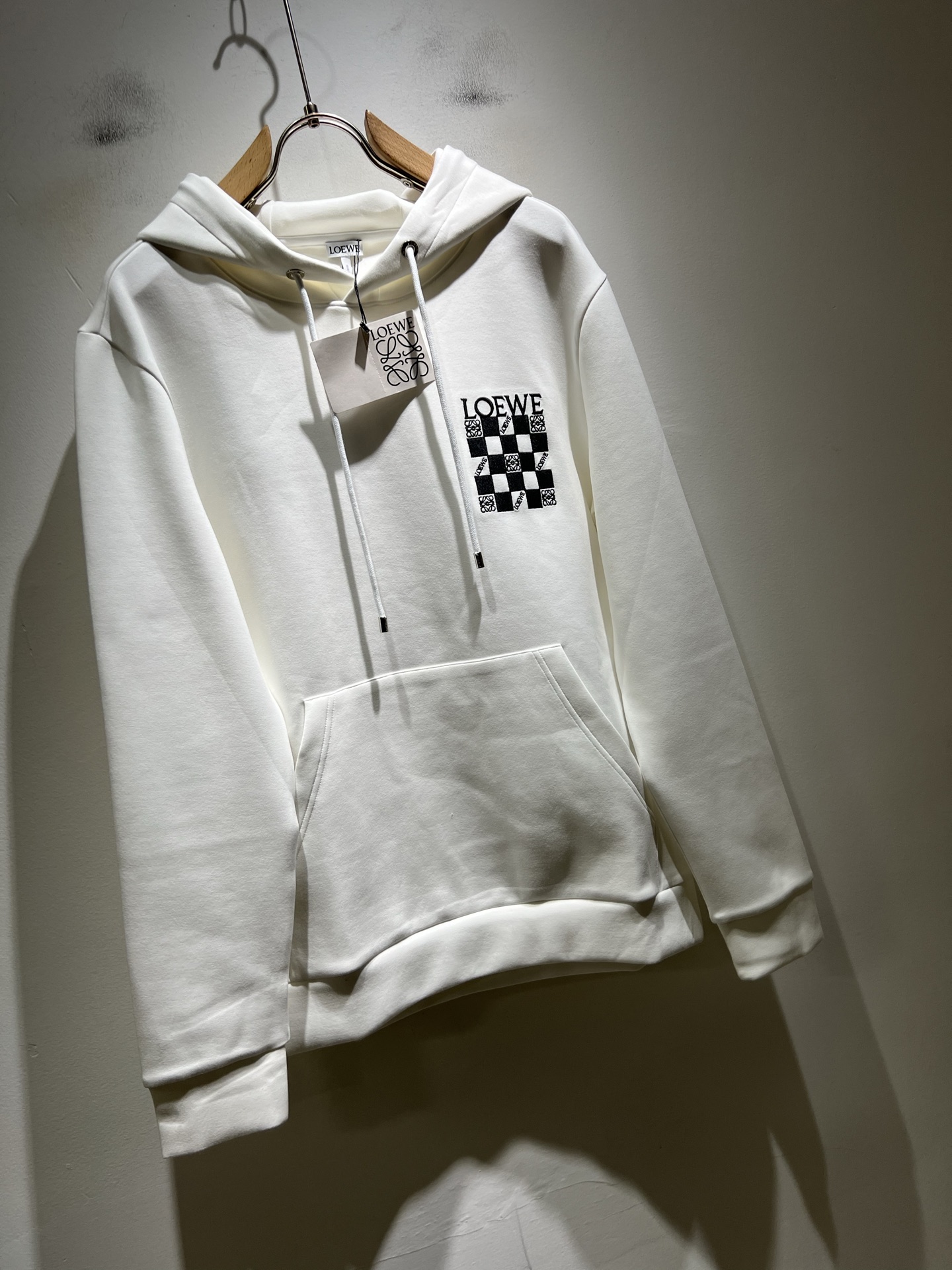 LOE*WE罗*威 2025秋冬男女同款👫长袖连帽卫衣，意大利原厂订单渠道，极具个性高级潮风，标志log
