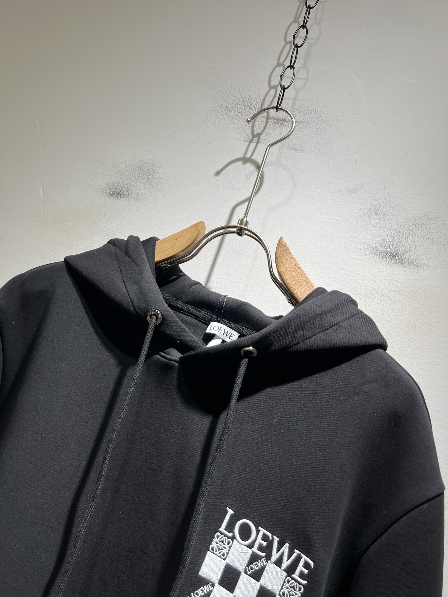 LOE*WE罗*威 2025秋冬男女同款👫长袖连帽卫衣，意大利原厂订单渠道，极具个性高级潮风，标志log