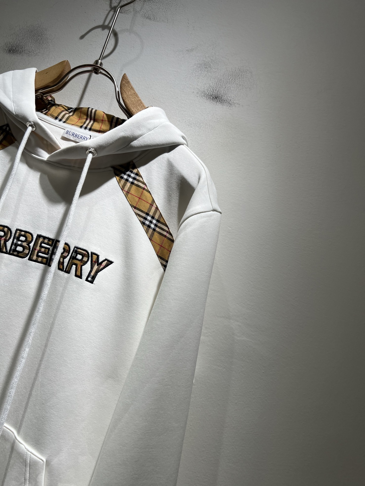 BURBER*Y巴*莉 2025秋冬新款男女同款👫基础休闲百搭棉质连帽卫衣，男女同款卫衣！贸易公司渠道稀