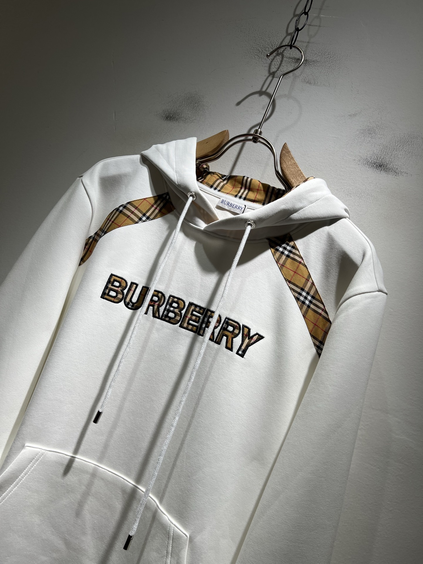 BURBER*Y巴*莉 2025秋冬新款男女同款👫基础休闲百搭棉质连帽卫衣，男女同款卫衣！贸易公司渠道稀