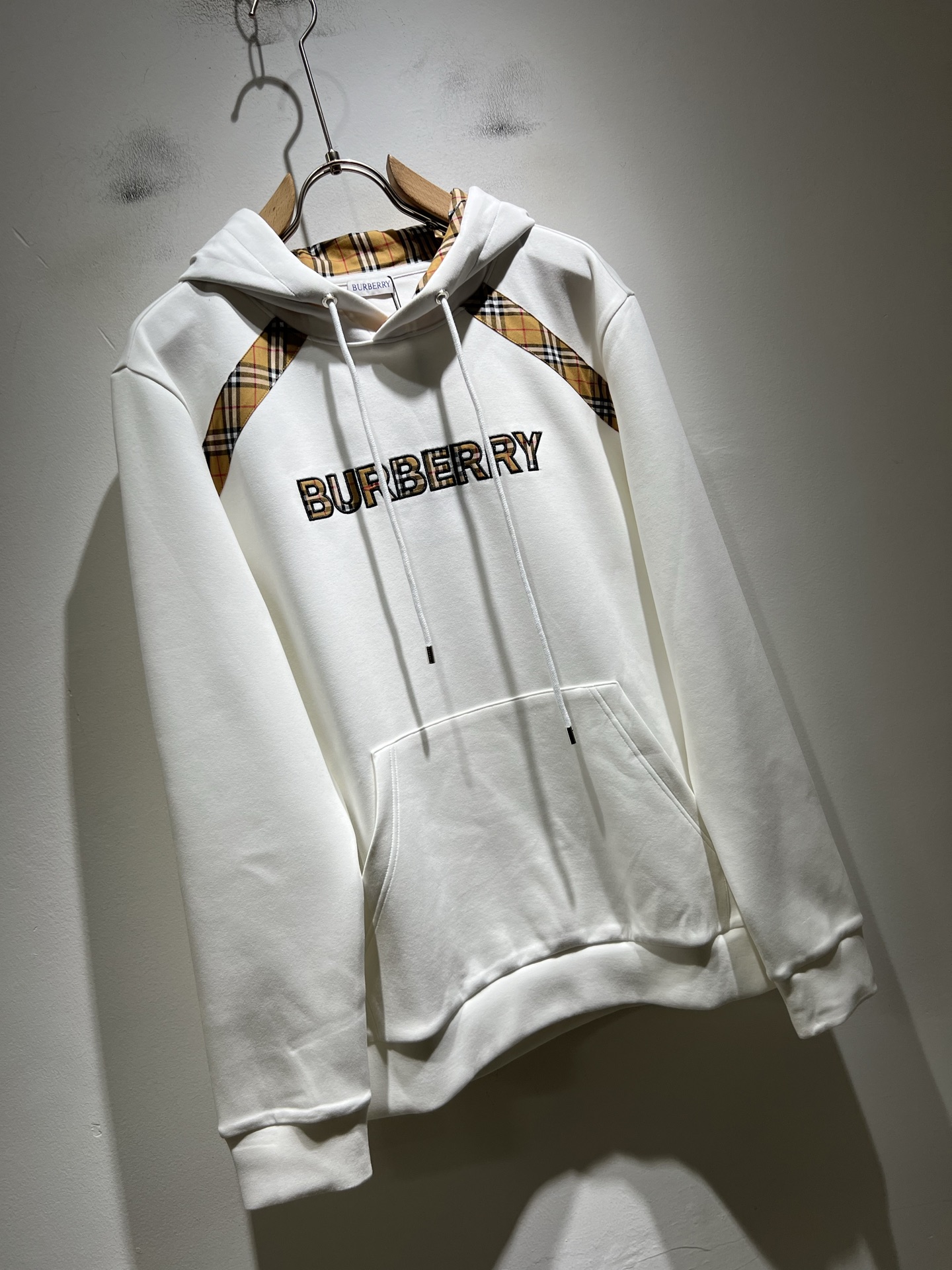 BURBER*Y巴*莉 2025秋冬新款男女同款👫基础休闲百搭棉质连帽卫衣，男女同款卫衣！贸易公司渠道稀