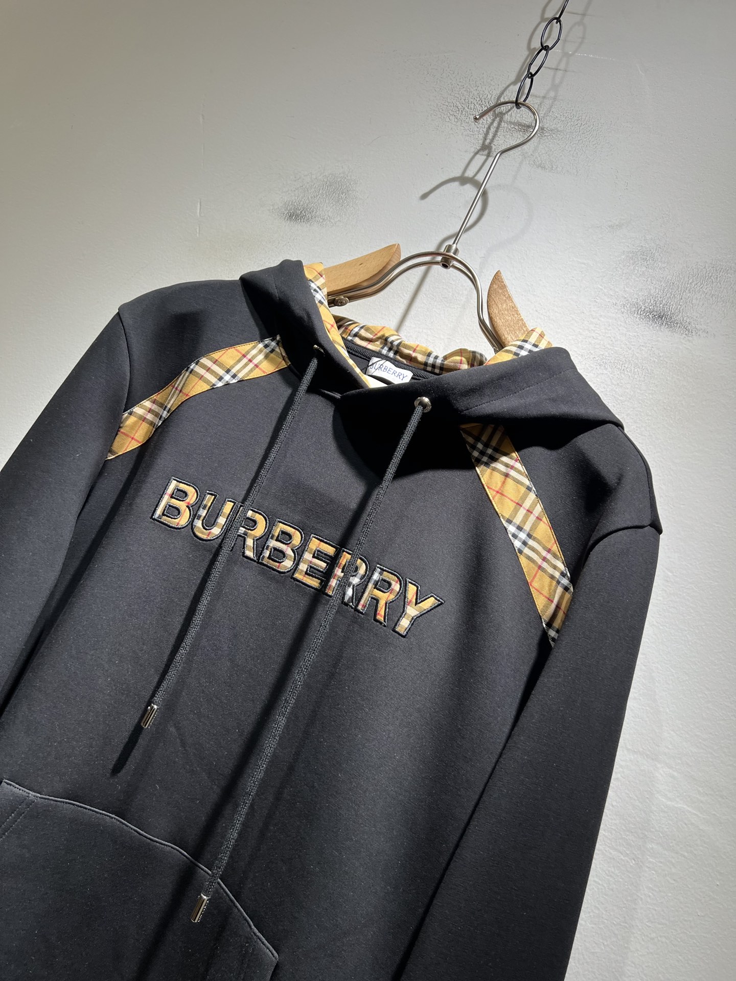 BURBER*Y巴*莉 2025秋冬新款男女同款👫基础休闲百搭棉质连帽卫衣，男女同款卫衣！贸易公司渠道稀