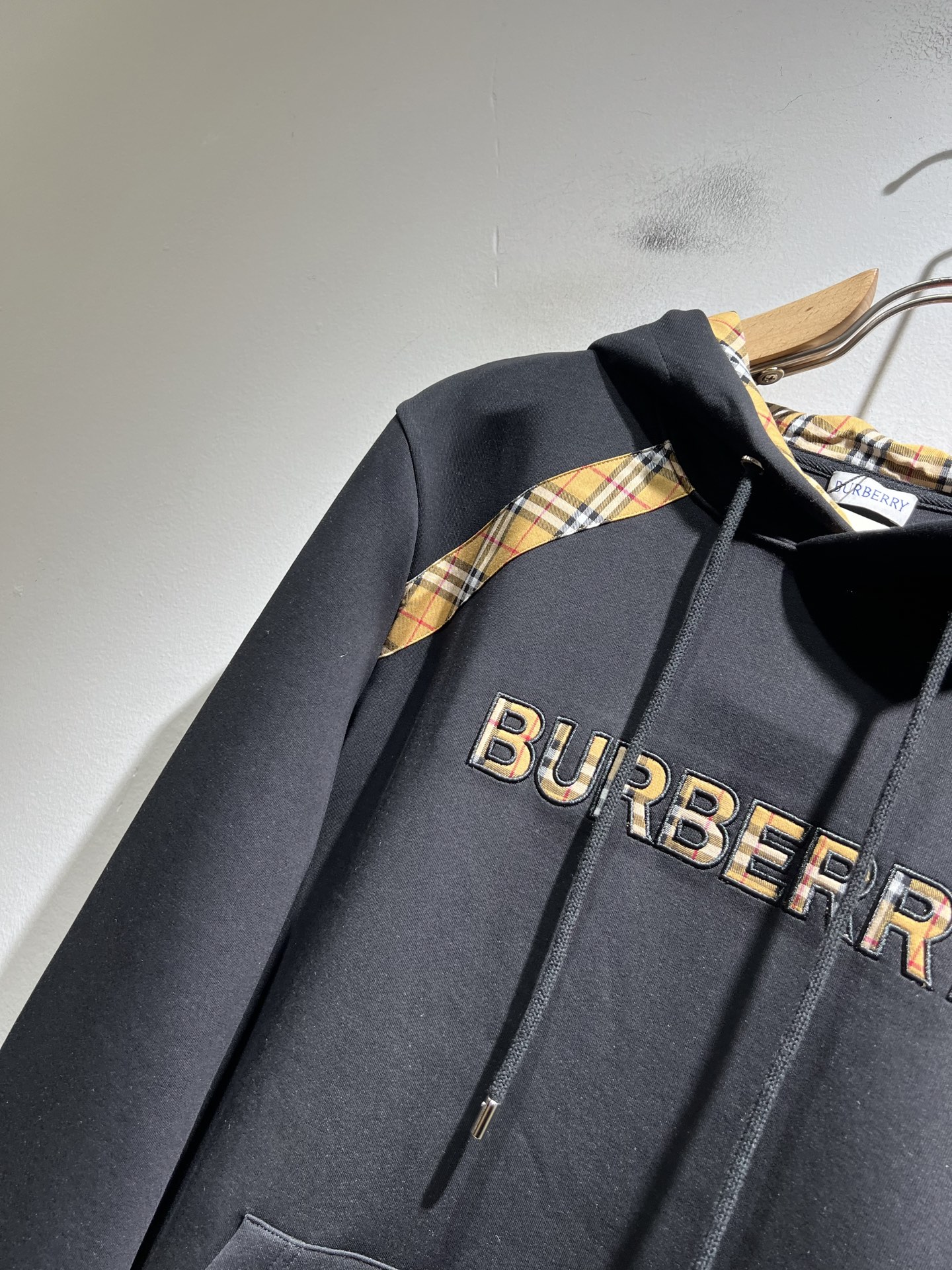 BURBER*Y巴*莉 2025秋冬新款男女同款👫基础休闲百搭棉质连帽卫衣，男女同款卫衣！贸易公司渠道稀