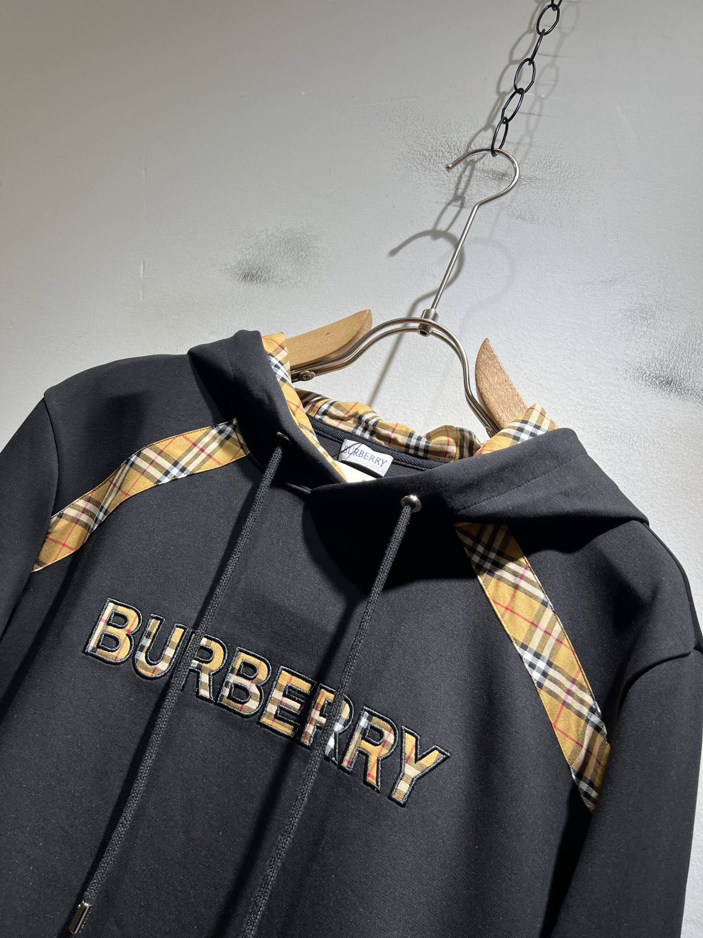 BURBER*Y巴*莉 2025秋冬新款男女同款👫基础休闲百搭棉质连帽卫衣，男女同款卫衣！贸易公司渠道稀