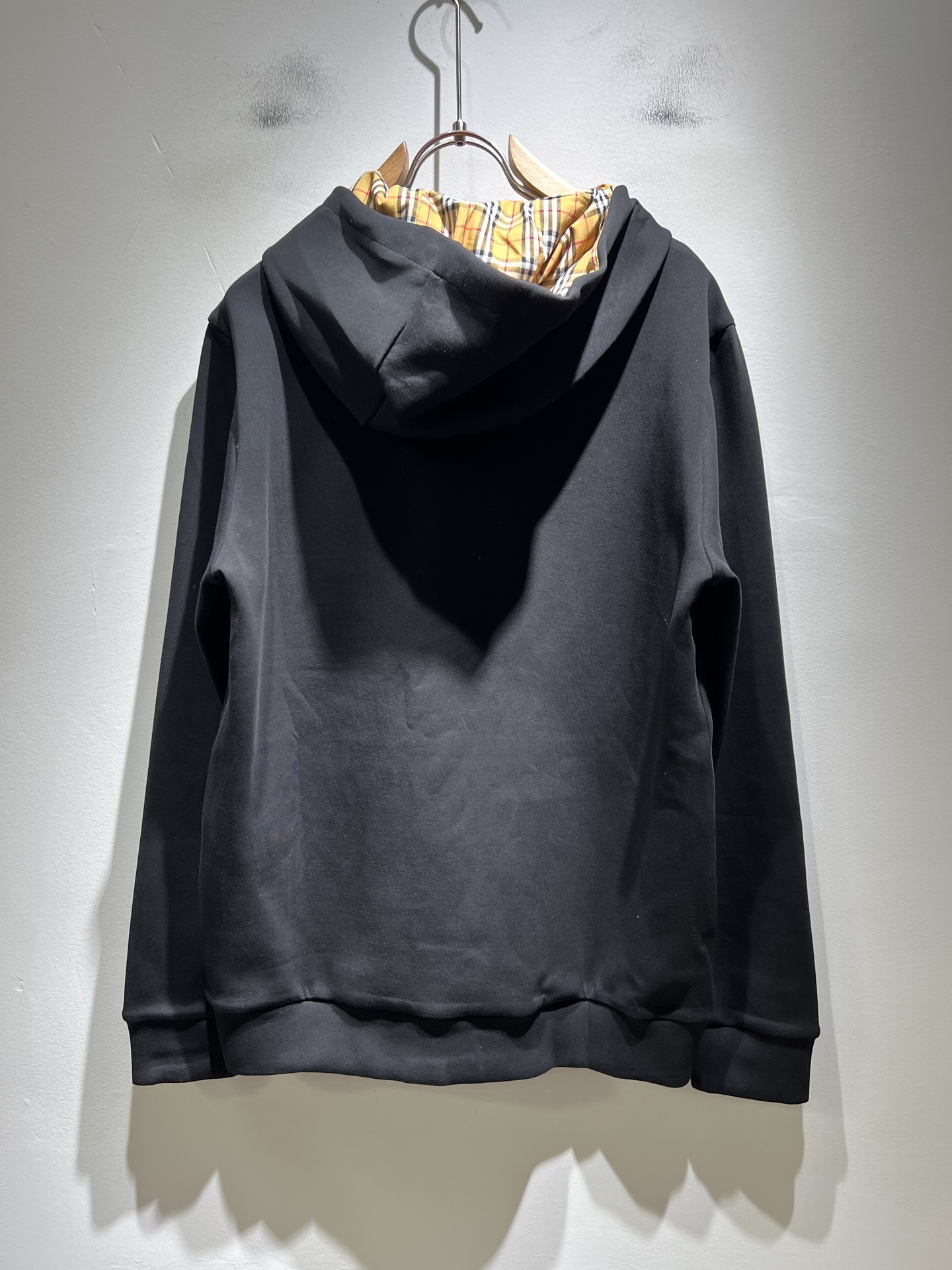 BURBER*Y巴*莉 2025秋冬新款男女同款👫基础休闲百搭棉质连帽卫衣，男女同款卫衣！贸易公司渠道稀