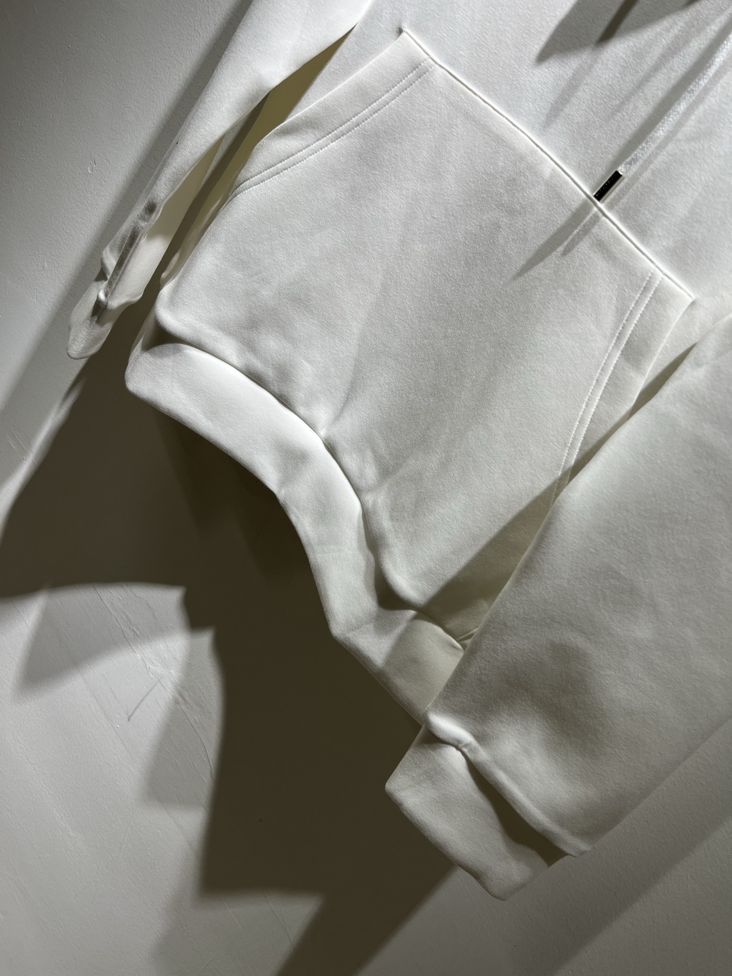 FEN*I 芬*迪2025秋冬新款FD家族男女同款连帽卫衣，男女同款👫百搭。意大利原厂订单，FD家族人气