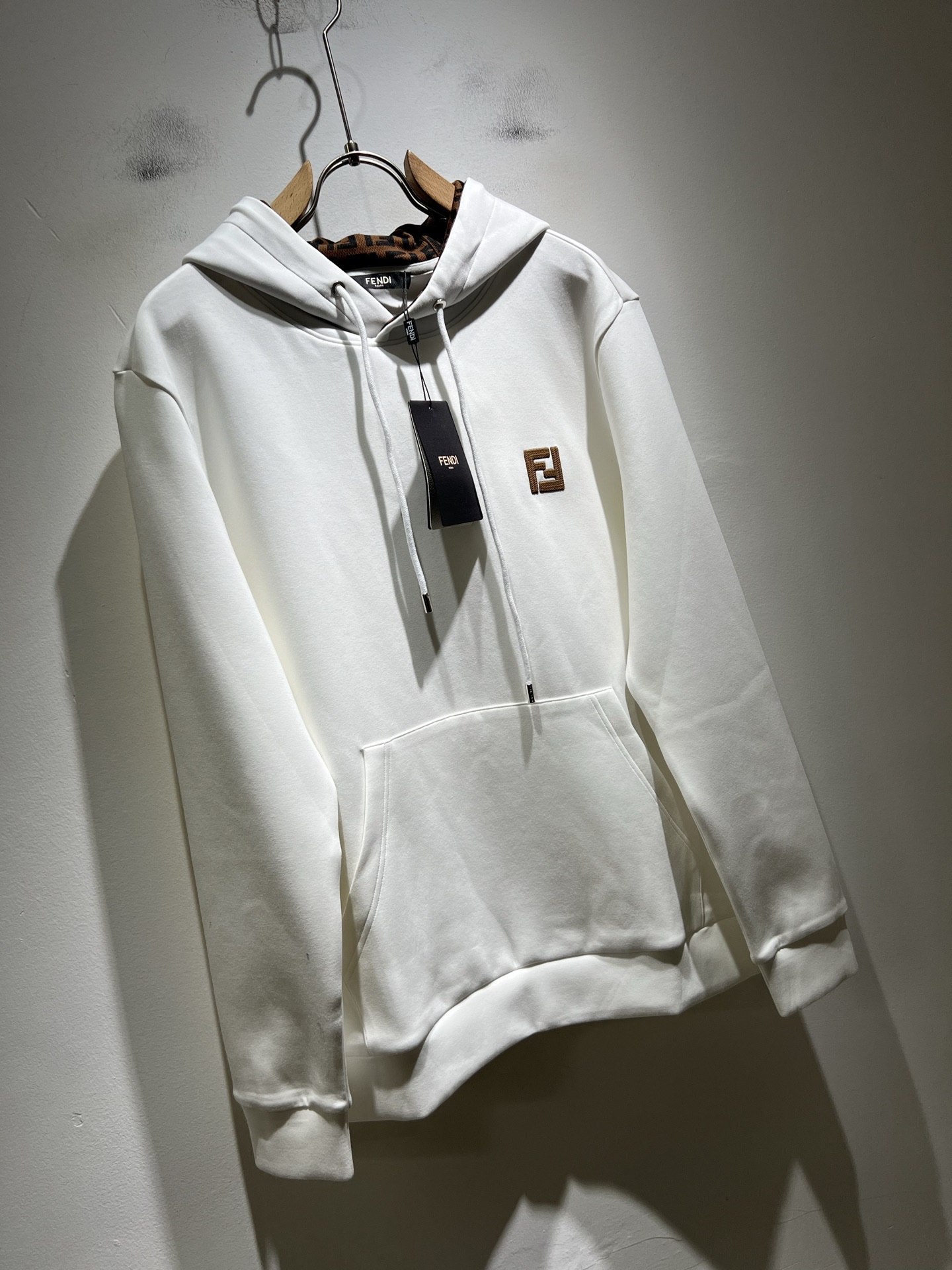 FEN*I 芬*迪2025秋冬新款FD家族男女同款连帽卫衣，男女同款👫百搭。意大利原厂订单，FD家族人气