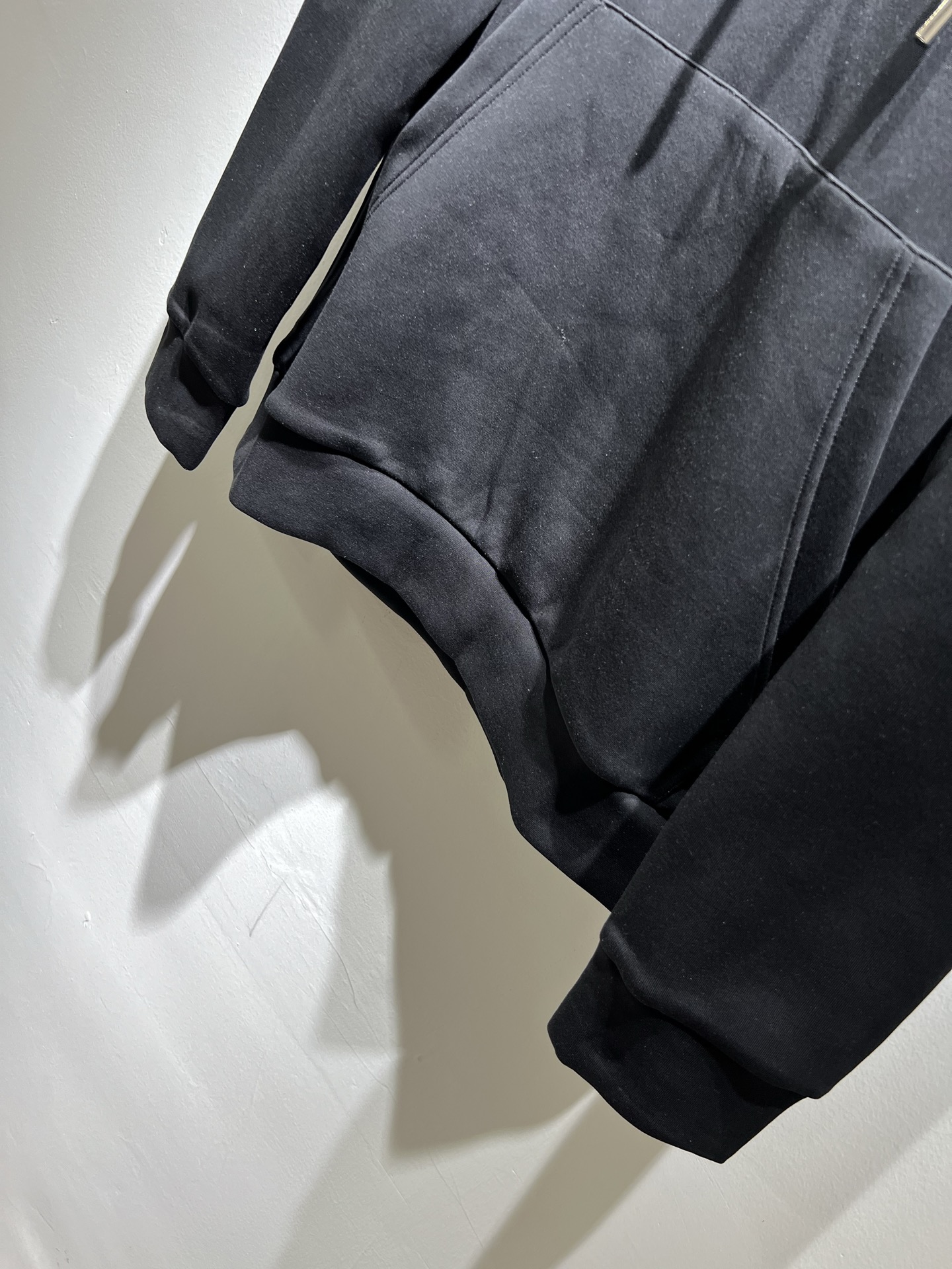 FEN*I 芬*迪2025秋冬新款FD家族男女同款连帽卫衣，男女同款👫百搭。意大利原厂订单，FD家族人气