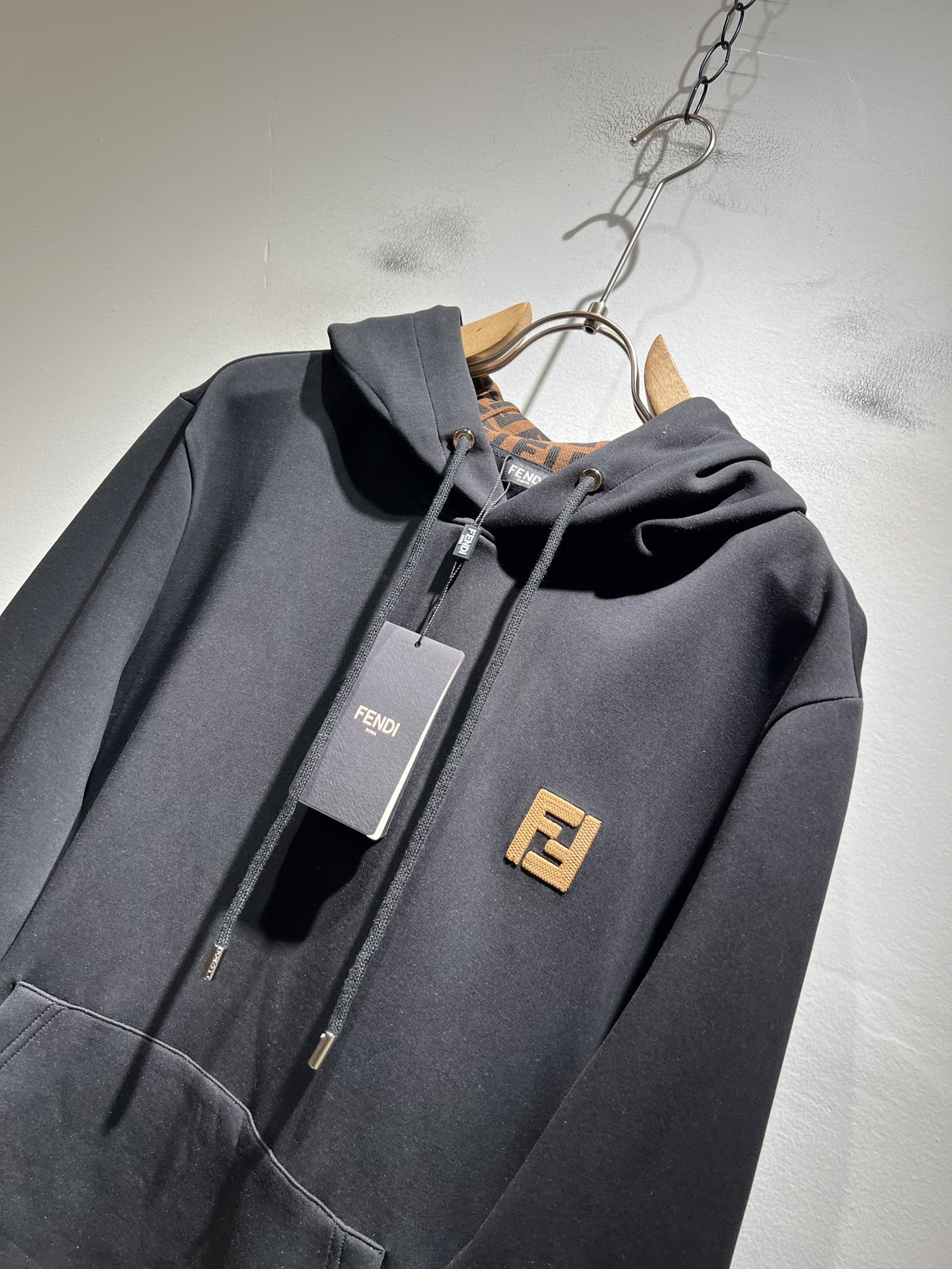 FEN*I 芬*迪2025秋冬新款FD家族男女同款连帽卫衣，男女同款👫百搭。意大利原厂订单，FD家族人气