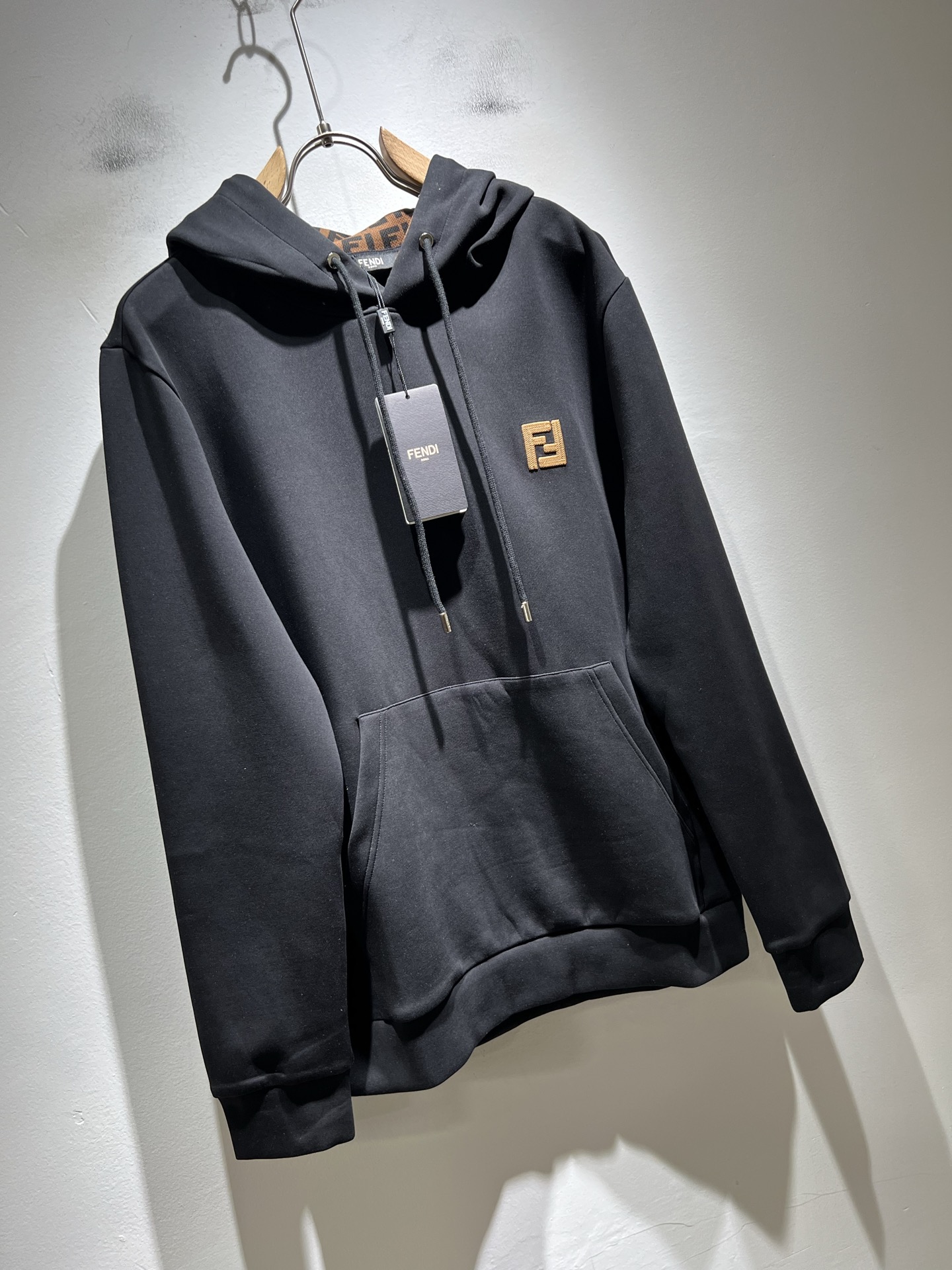 FEN*I 芬*迪2025秋冬新款FD家族男女同款连帽卫衣，男女同款👫百搭。意大利原厂订单，FD家族人气