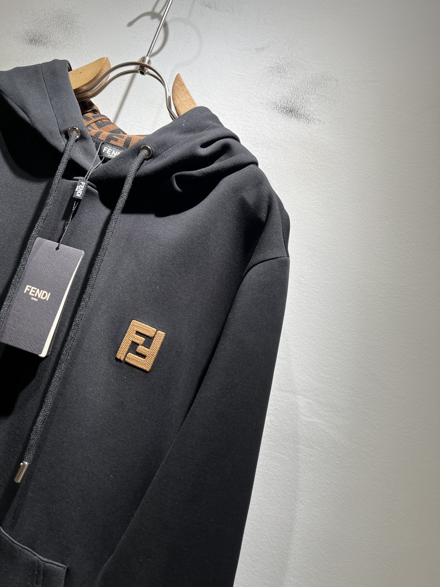 FEN*I 芬*迪2025秋冬新款FD家族男女同款连帽卫衣，男女同款👫百搭。意大利原厂订单，FD家族人气