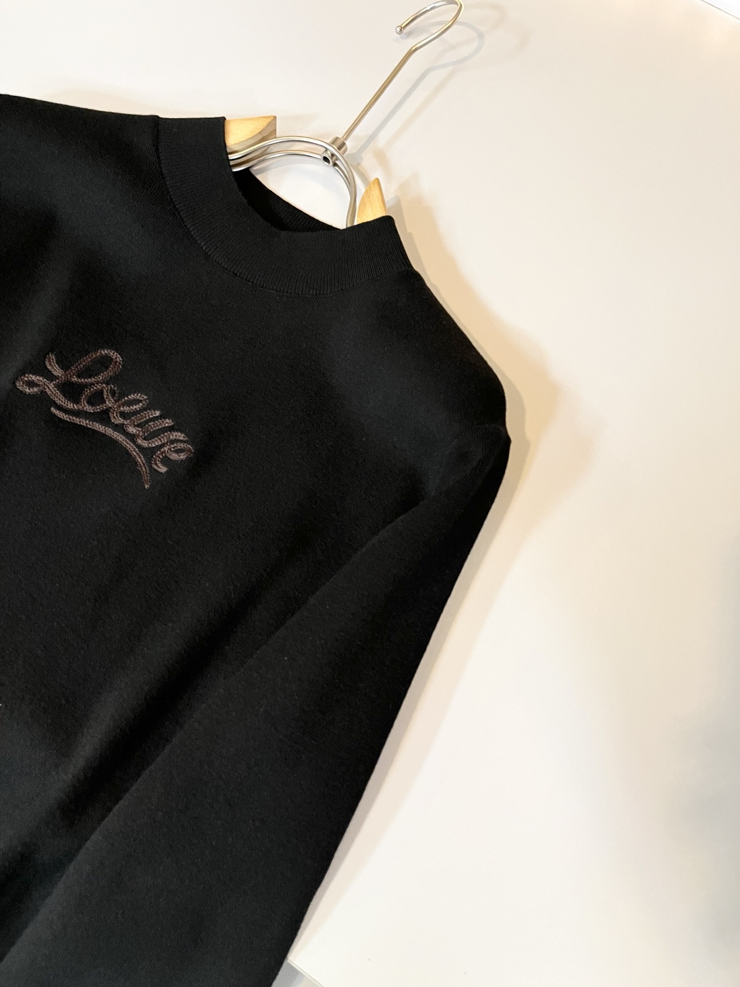 LO*WE/罗*威2025秋冬新款针织羊毛衫，贸易公司渠道货，2025年最新品，官柜同步售卖，经典明星级