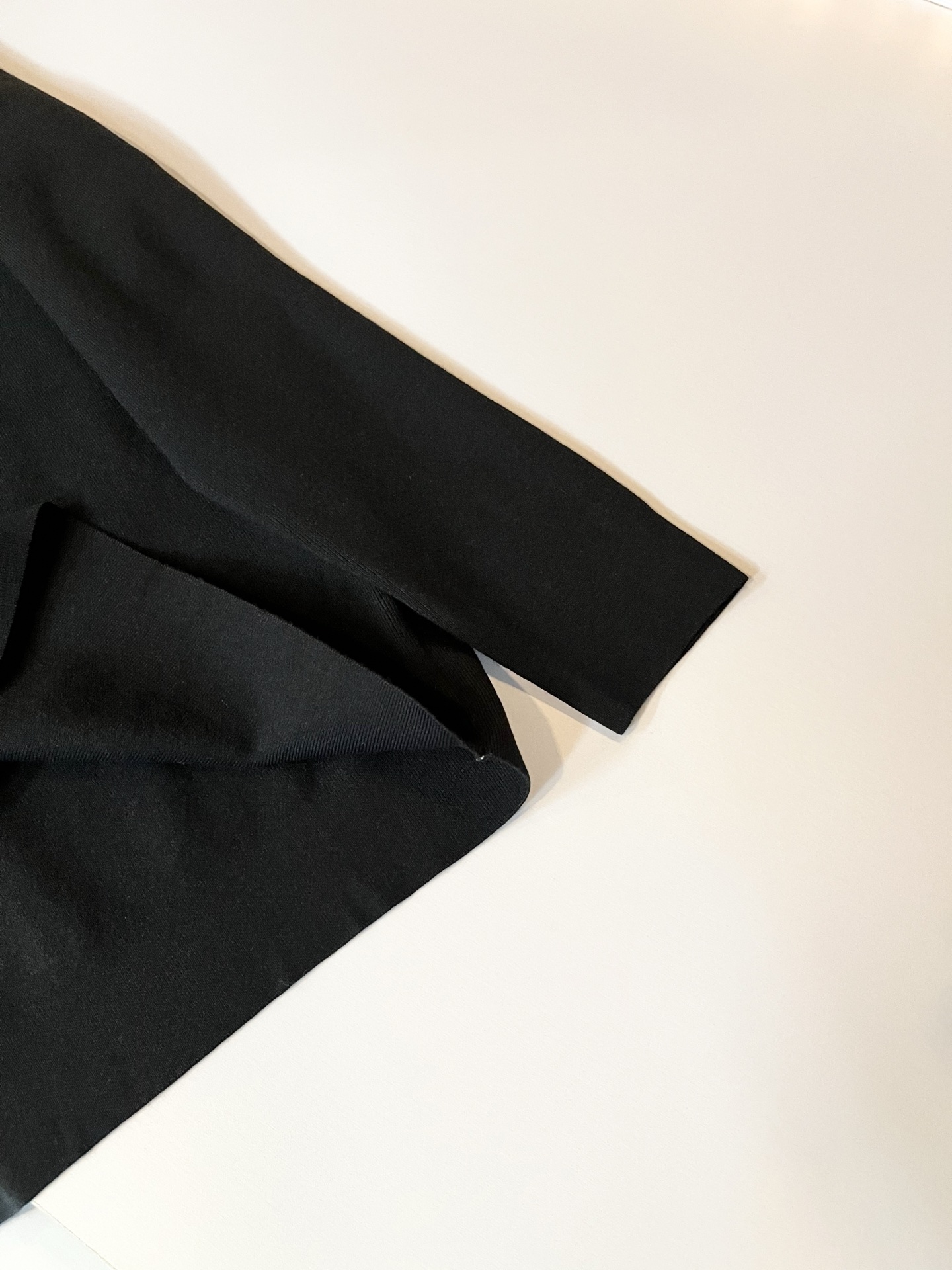 LO*WE/罗*威2025秋冬新款针织羊毛衫，贸易公司渠道货，2025年最新品，官柜同步售卖，经典明星级