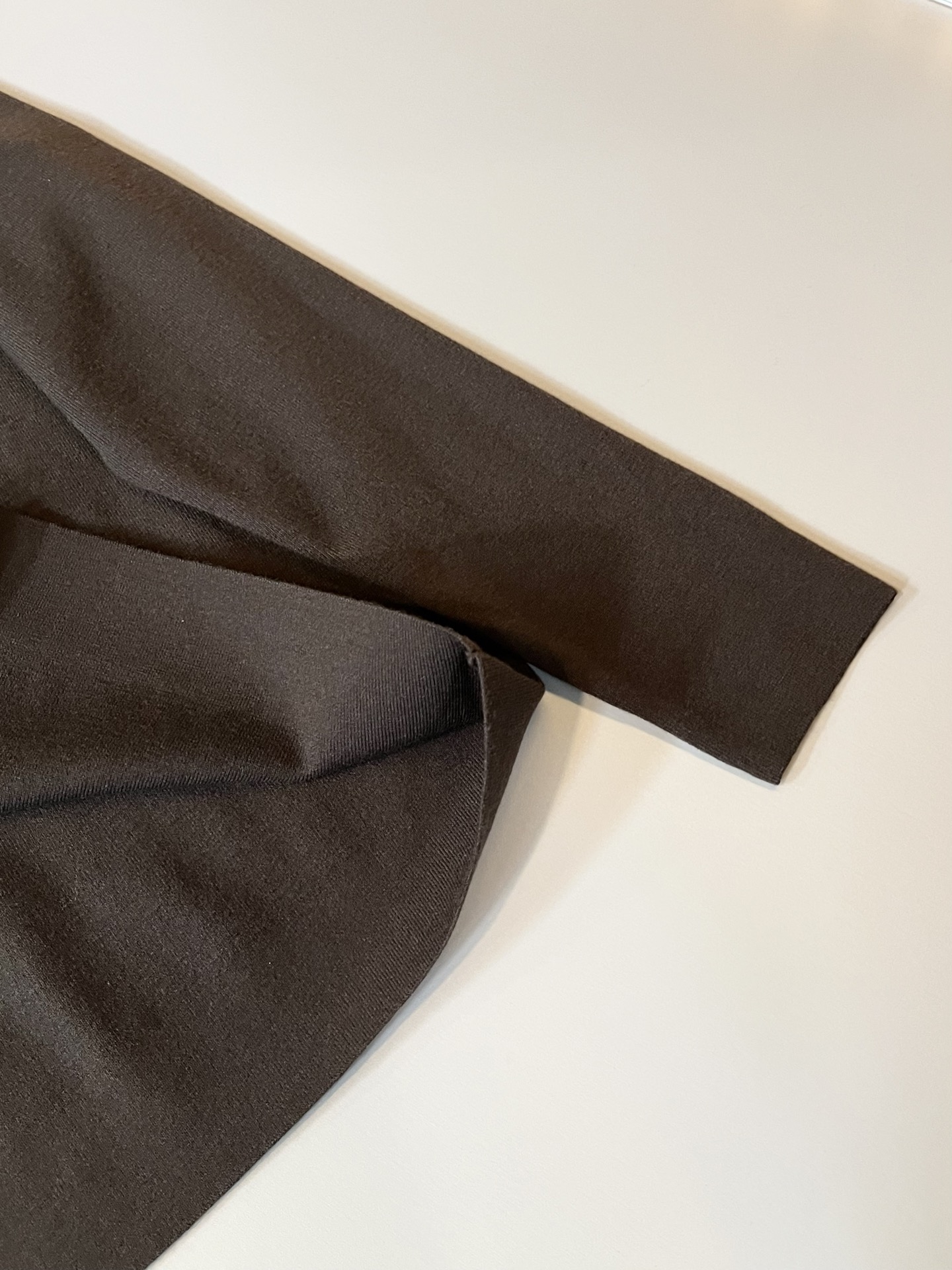 LO*WE/罗*威2025秋冬新款针织羊毛衫，贸易公司渠道货，2025年最新品，官柜同步售卖，经典明星级