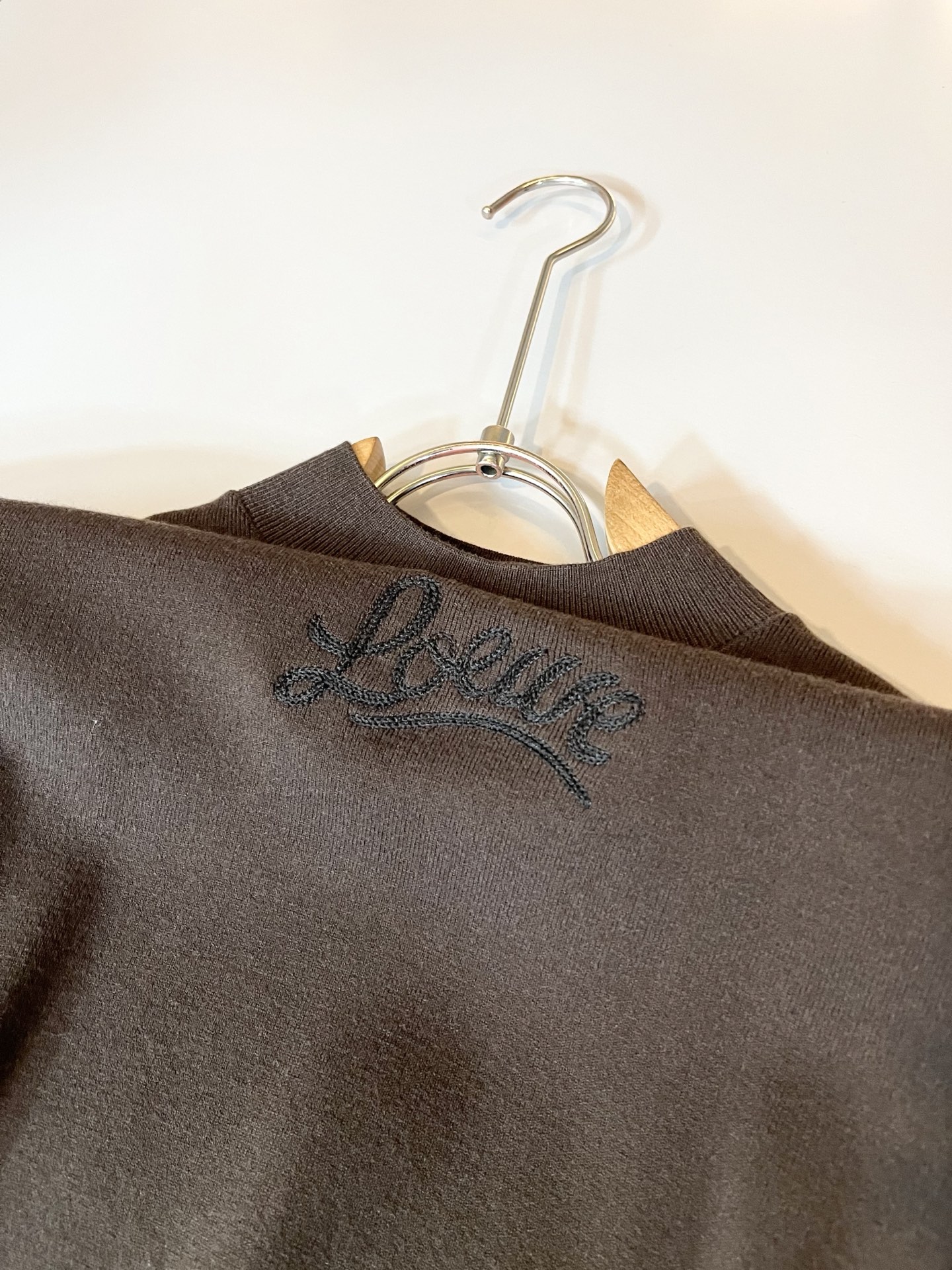 LO*WE/罗*威2025秋冬新款针织羊毛衫，贸易公司渠道货，2025年最新品，官柜同步售卖，经典明星级