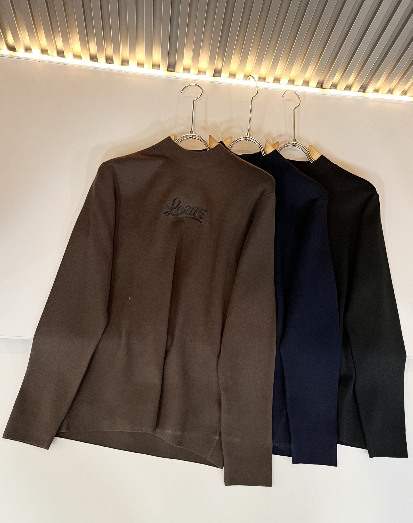 LO*WE/罗*威2025秋冬新款针织羊毛衫，贸易公司渠道货，2025年最新品，官柜同步售卖，经典明星级