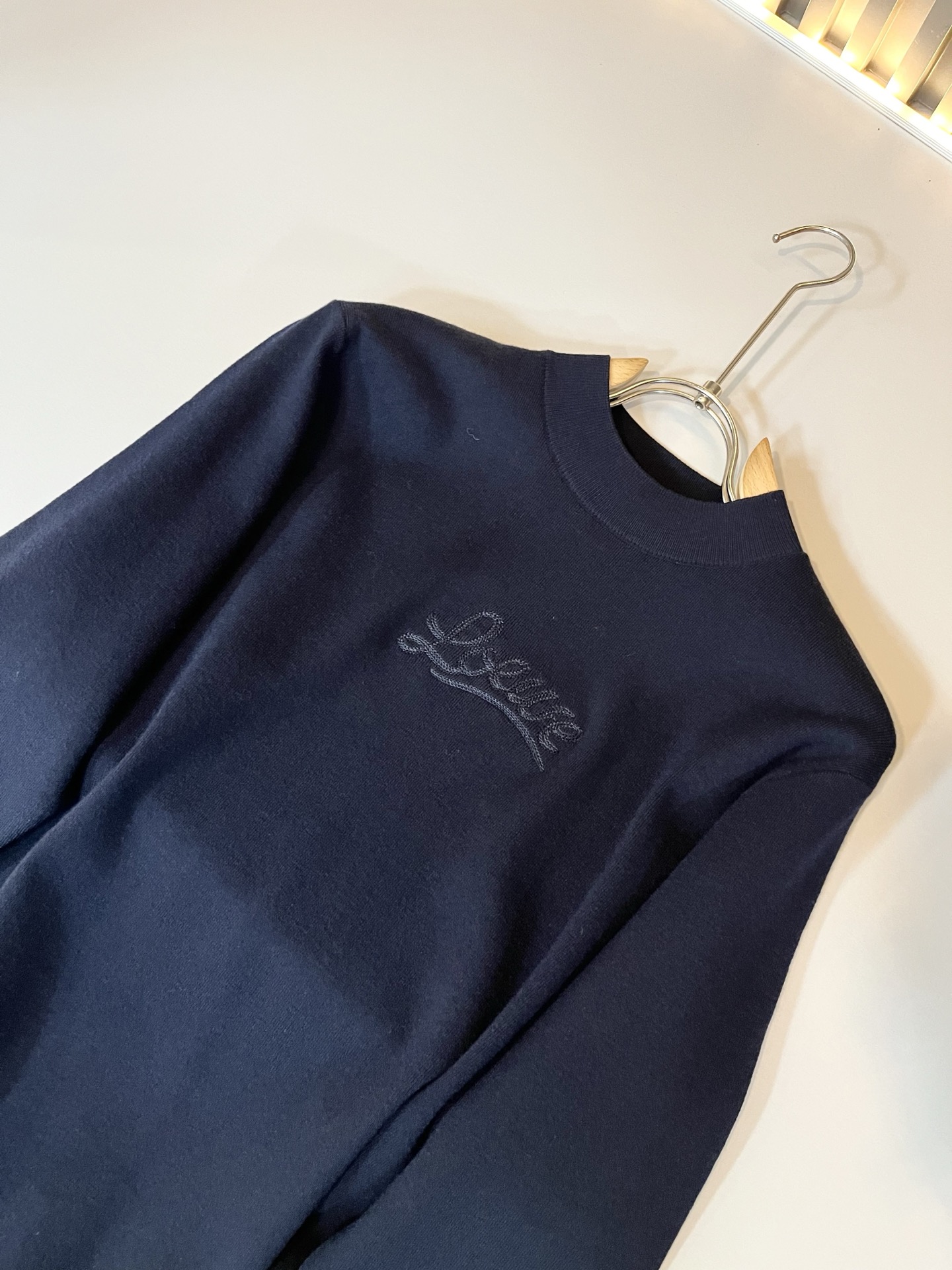 LO*WE/罗*威2025秋冬新款针织羊毛衫，贸易公司渠道货，2025年最新品，官柜同步售卖，经典明星级