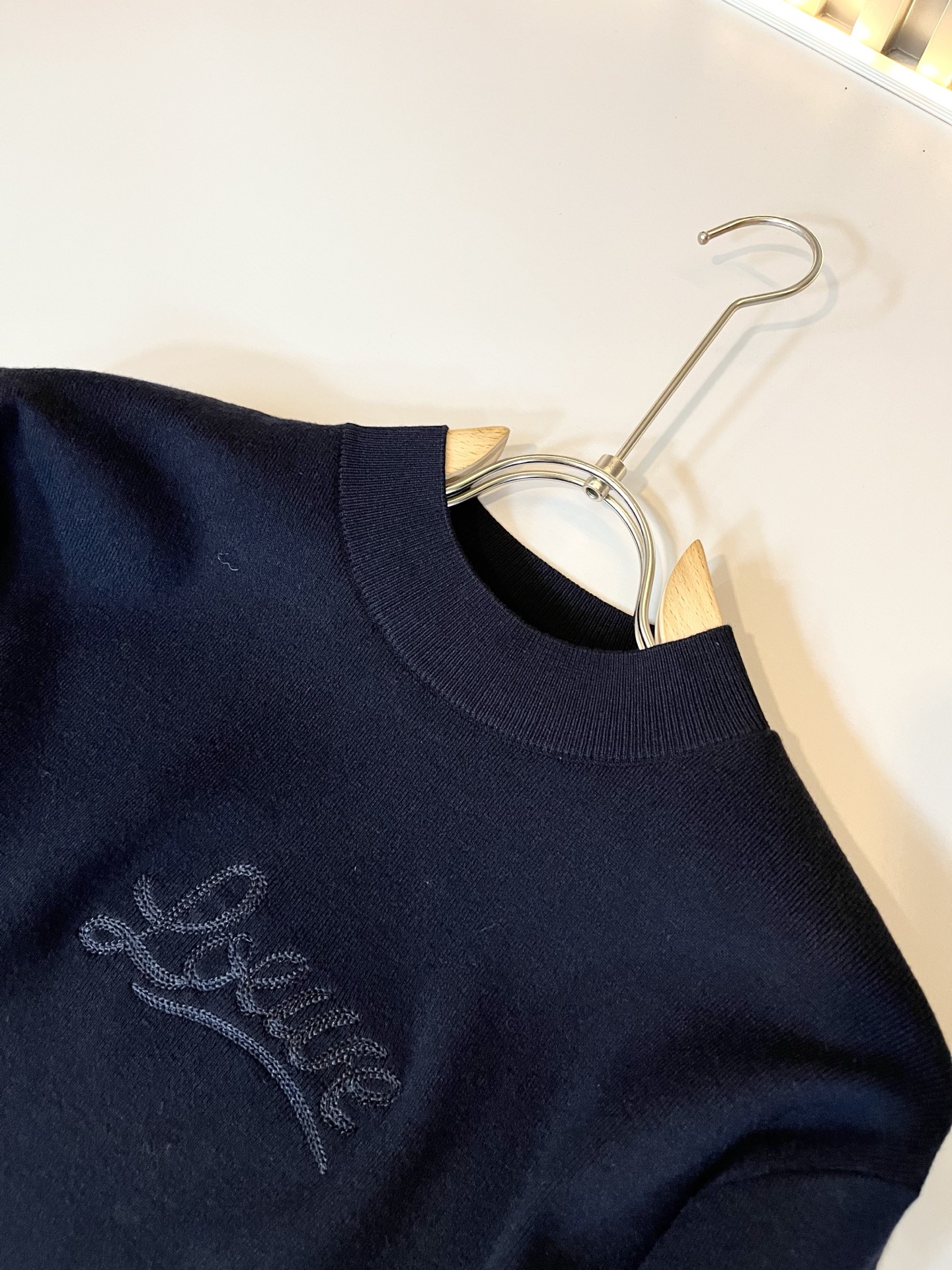 LO*WE/罗*威2025秋冬新款针织羊毛衫，贸易公司渠道货，2025年最新品，官柜同步售卖，经典明星级