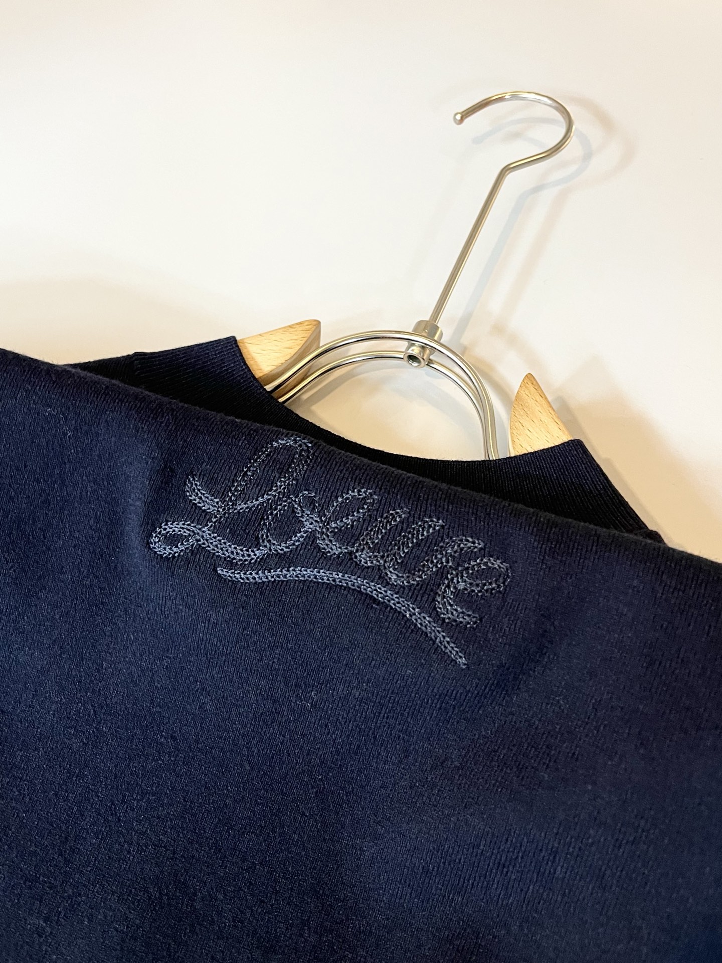 LO*WE/罗*威2025秋冬新款针织羊毛衫，贸易公司渠道货，2025年最新品，官柜同步售卖，经典明星级