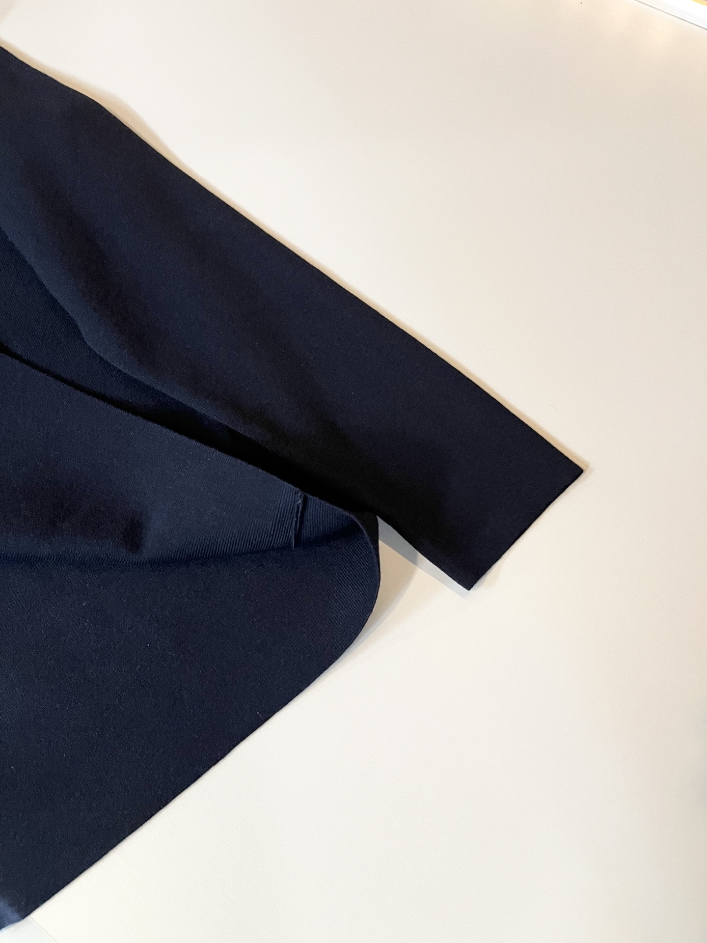 LO*WE/罗*威2025秋冬新款针织羊毛衫，贸易公司渠道货，2025年最新品，官柜同步售卖，经典明星级