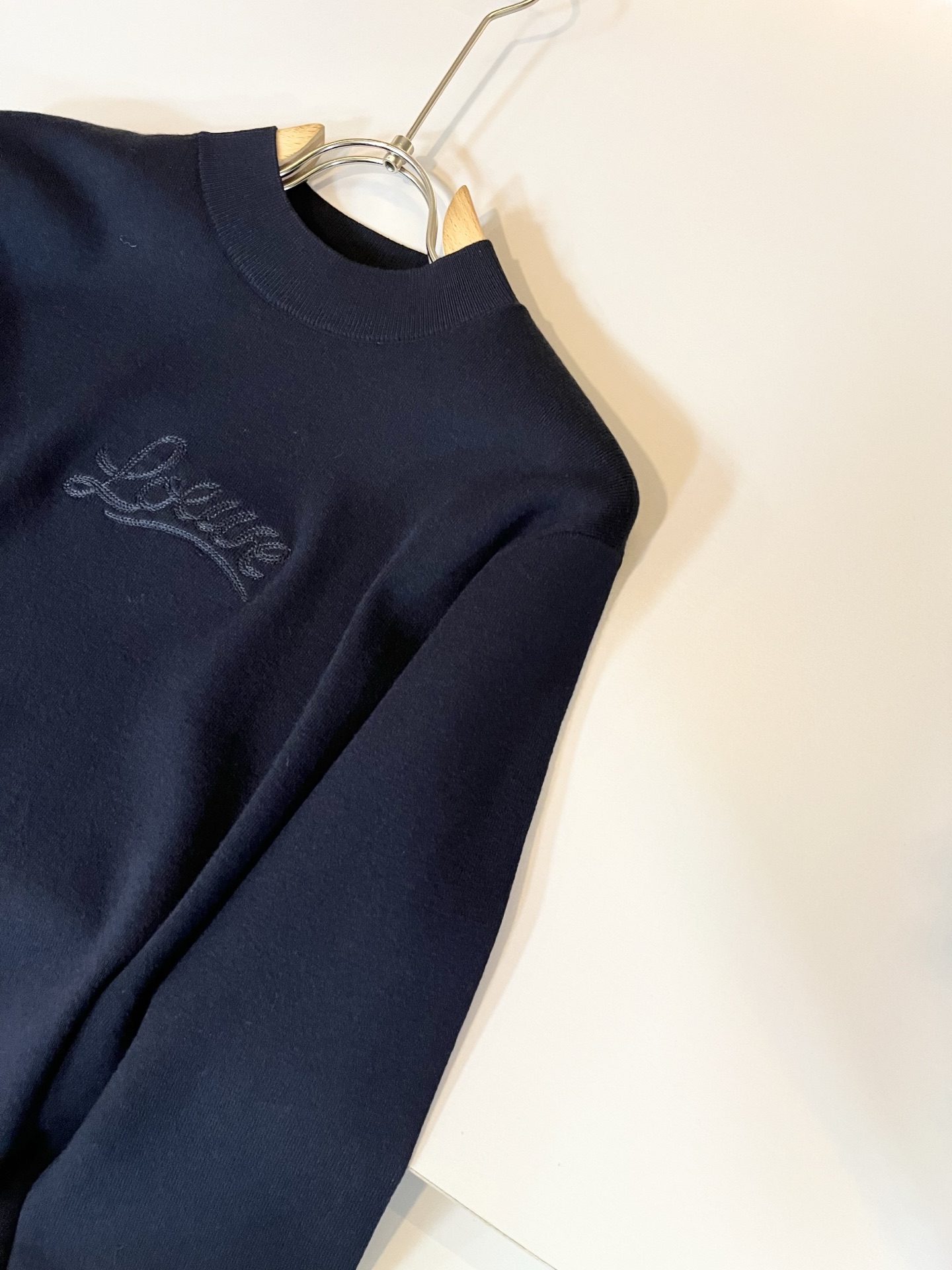 LO*WE/罗*威2025秋冬新款针织羊毛衫，贸易公司渠道货，2025年最新品，官柜同步售卖，经典明星级