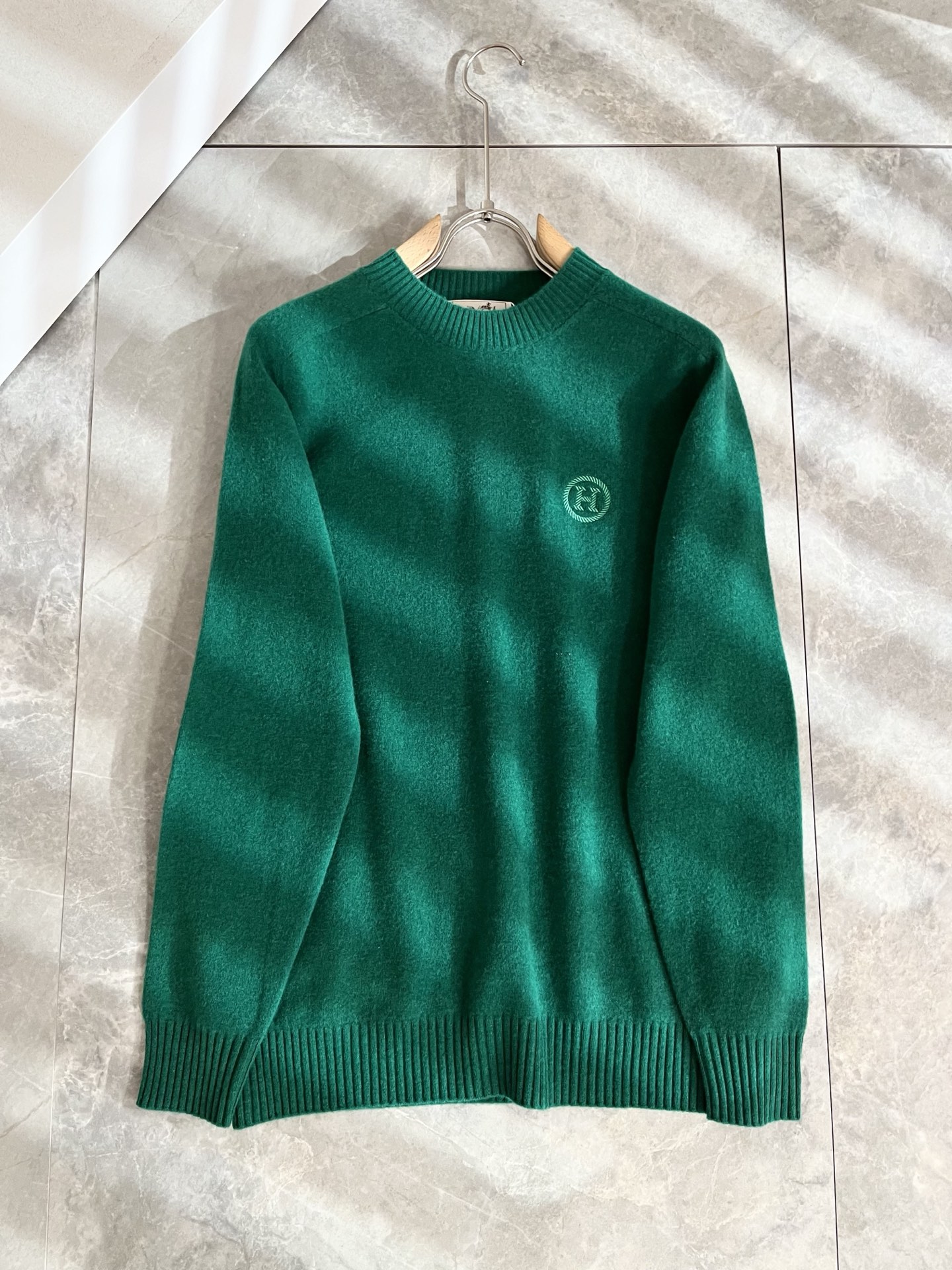 Her*mes爱*仕2025秋冬新款男士针织羊毛衫，全新升级百搭基础款，低调奢华，品格之选！甄选优质精选