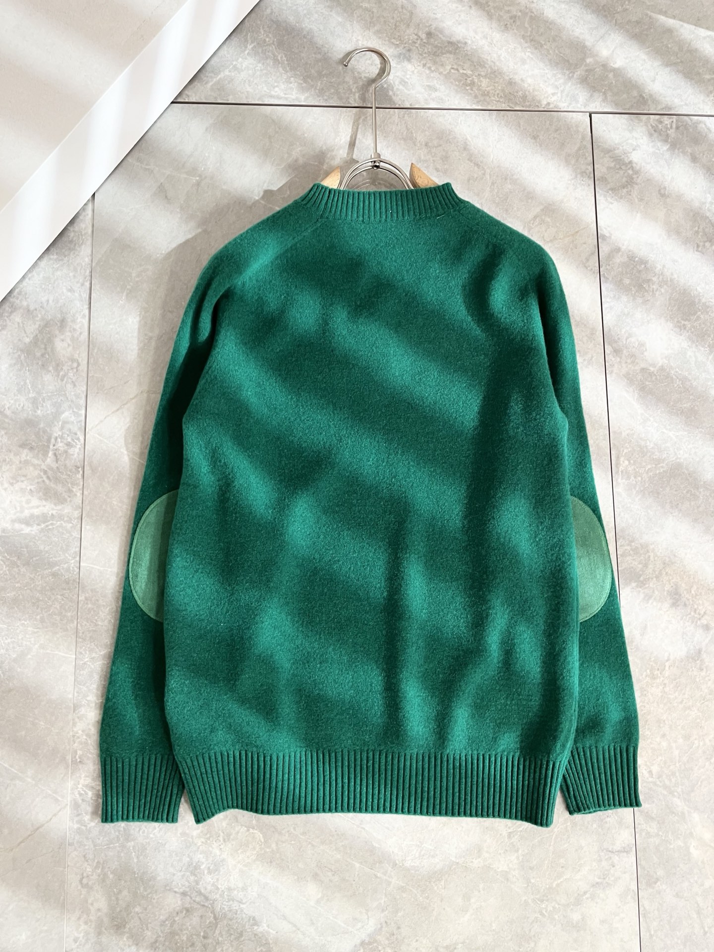 Her*mes爱*仕2025秋冬新款男士针织羊毛衫，全新升级百搭基础款，低调奢华，品格之选！甄选优质精选