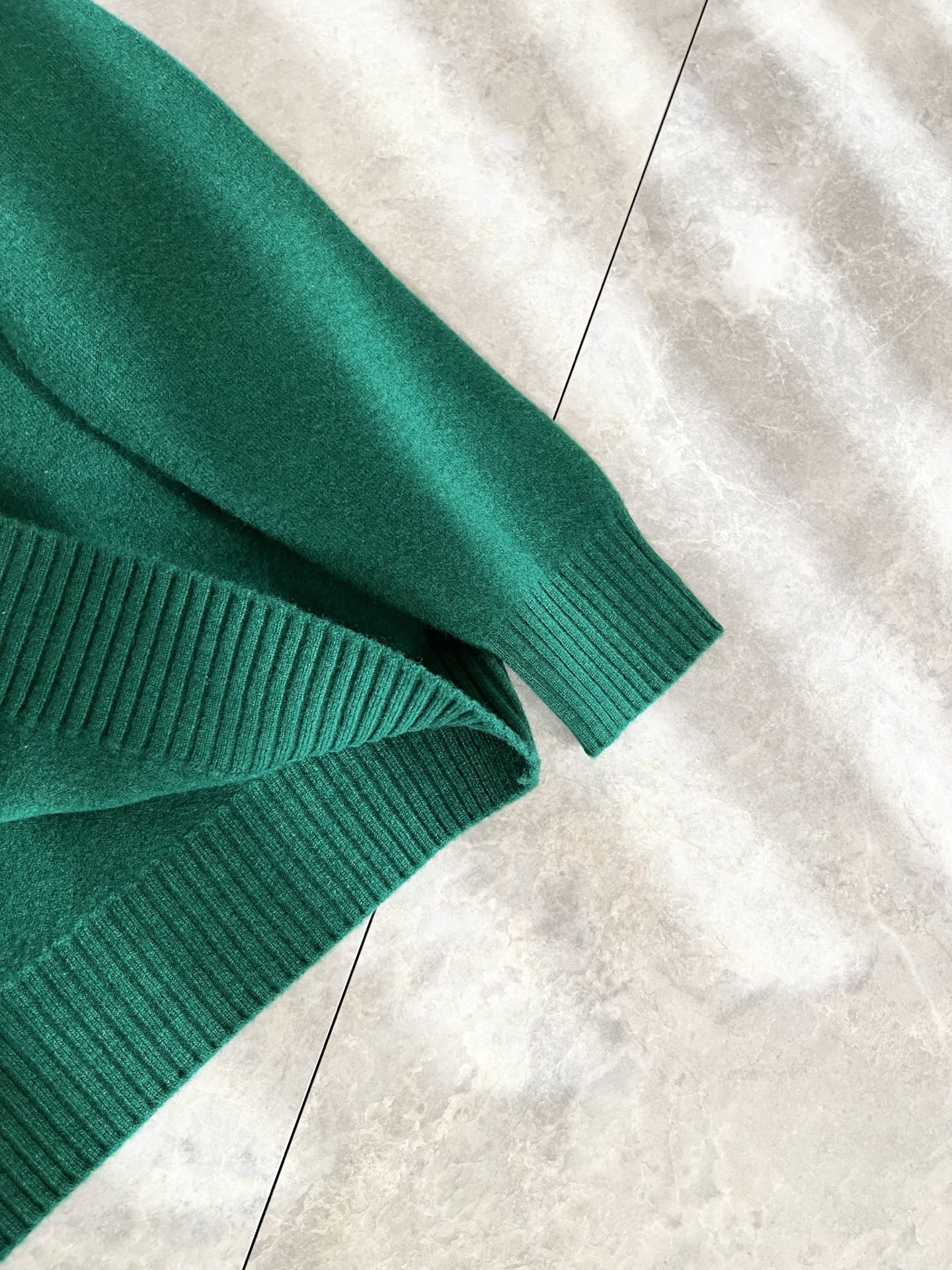 Her*mes爱*仕2025秋冬新款男士针织羊毛衫，全新升级百搭基础款，低调奢华，品格之选！甄选优质精选