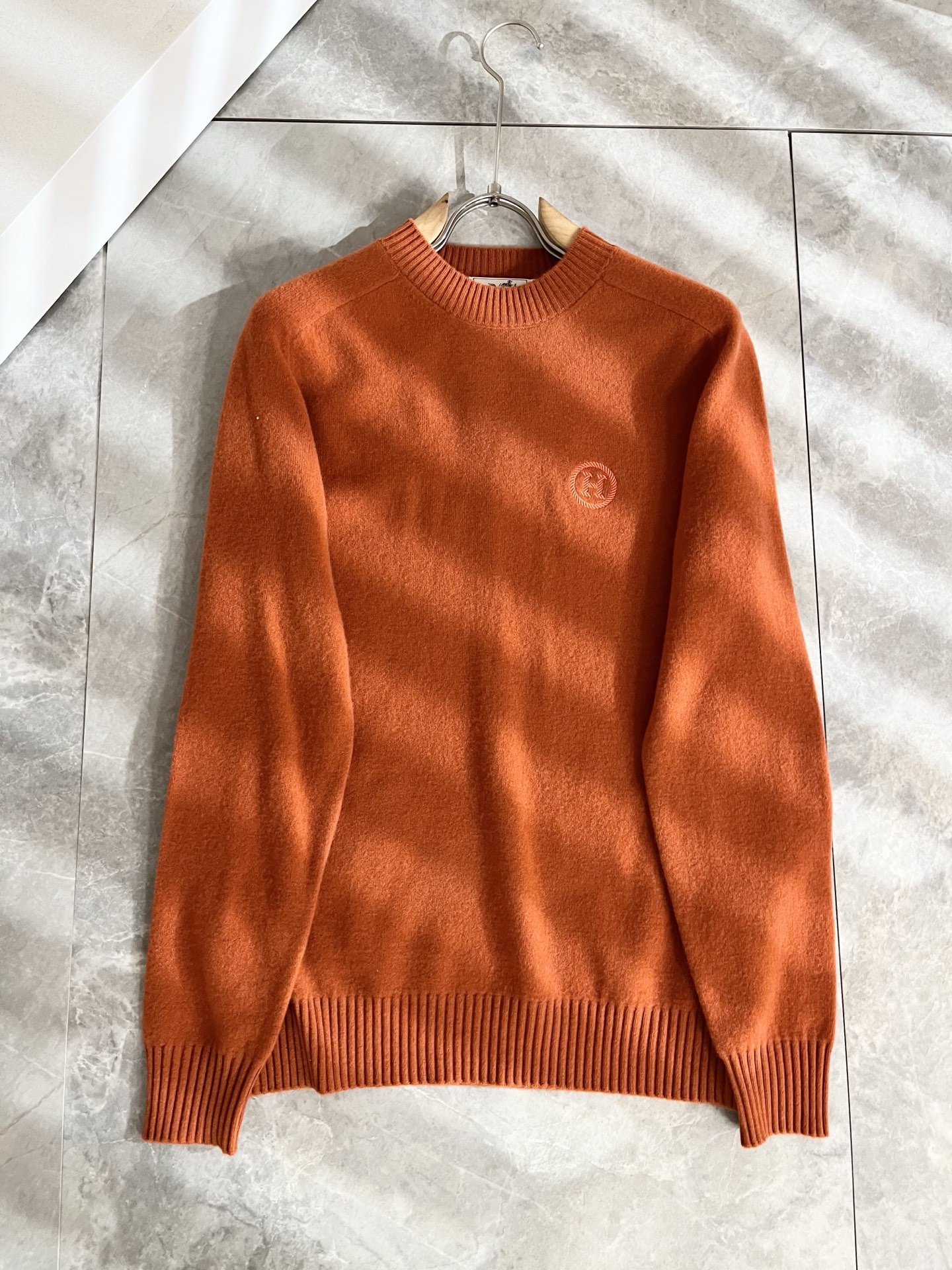 Her*mes爱*仕2025秋冬新款男士针织羊毛衫，全新升级百搭基础款，低调奢华，品格之选！甄选优质精选