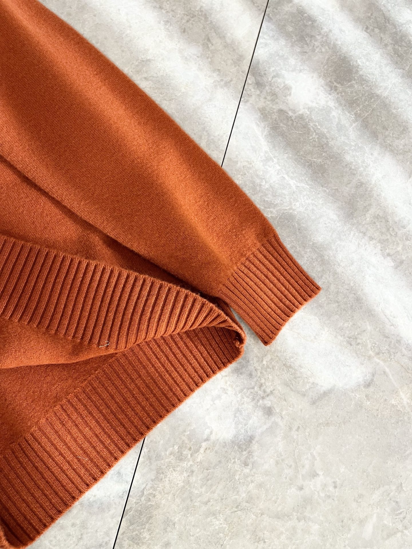 Her*mes爱*仕2025秋冬新款男士针织羊毛衫，全新升级百搭基础款，低调奢华，品格之选！甄选优质精选