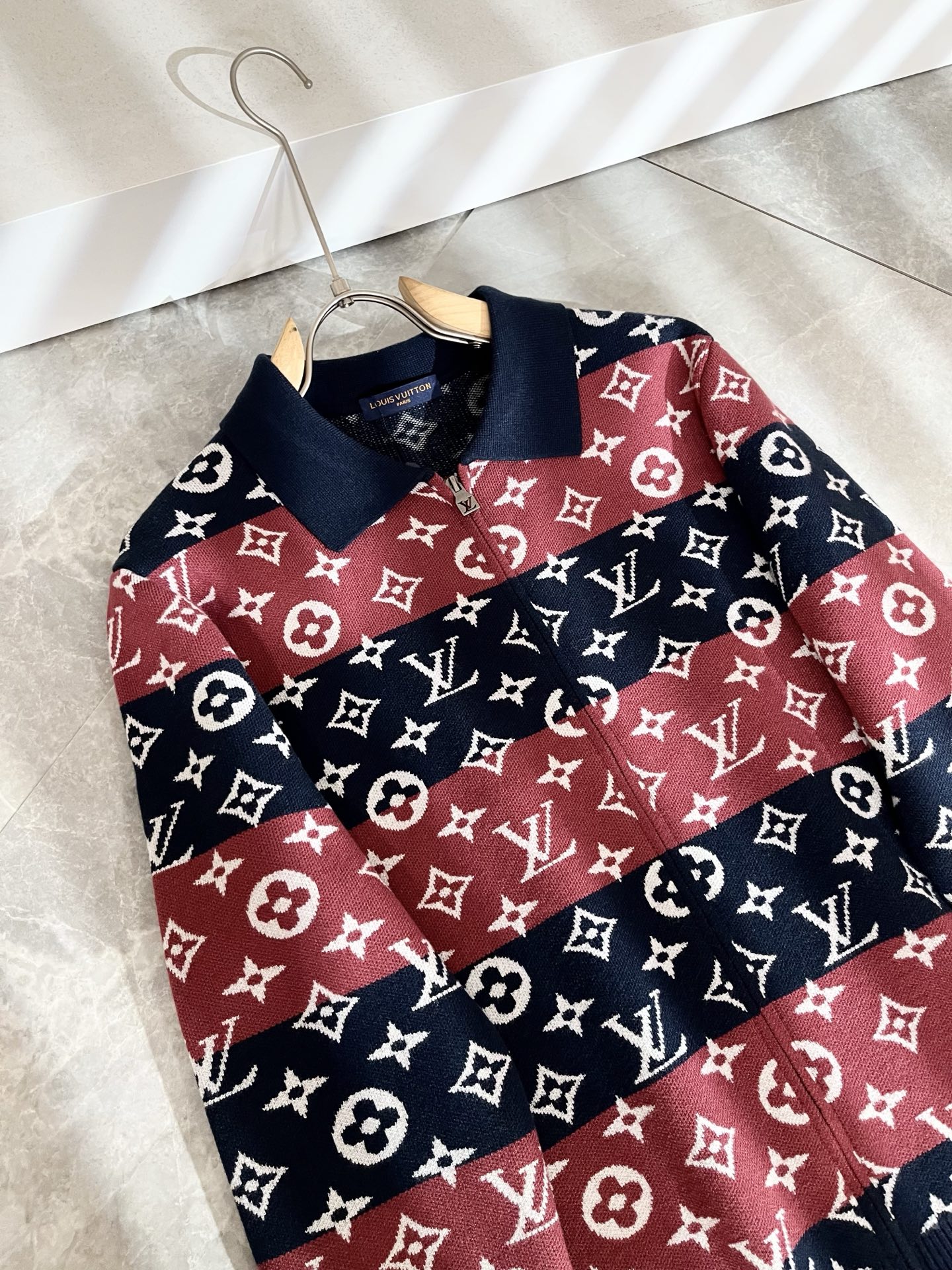 Louis Vuit*on 2025秋冬路易家族轻奢针织羊毛衫！男女同款👫装饰！ 路易家族的新高端，细节