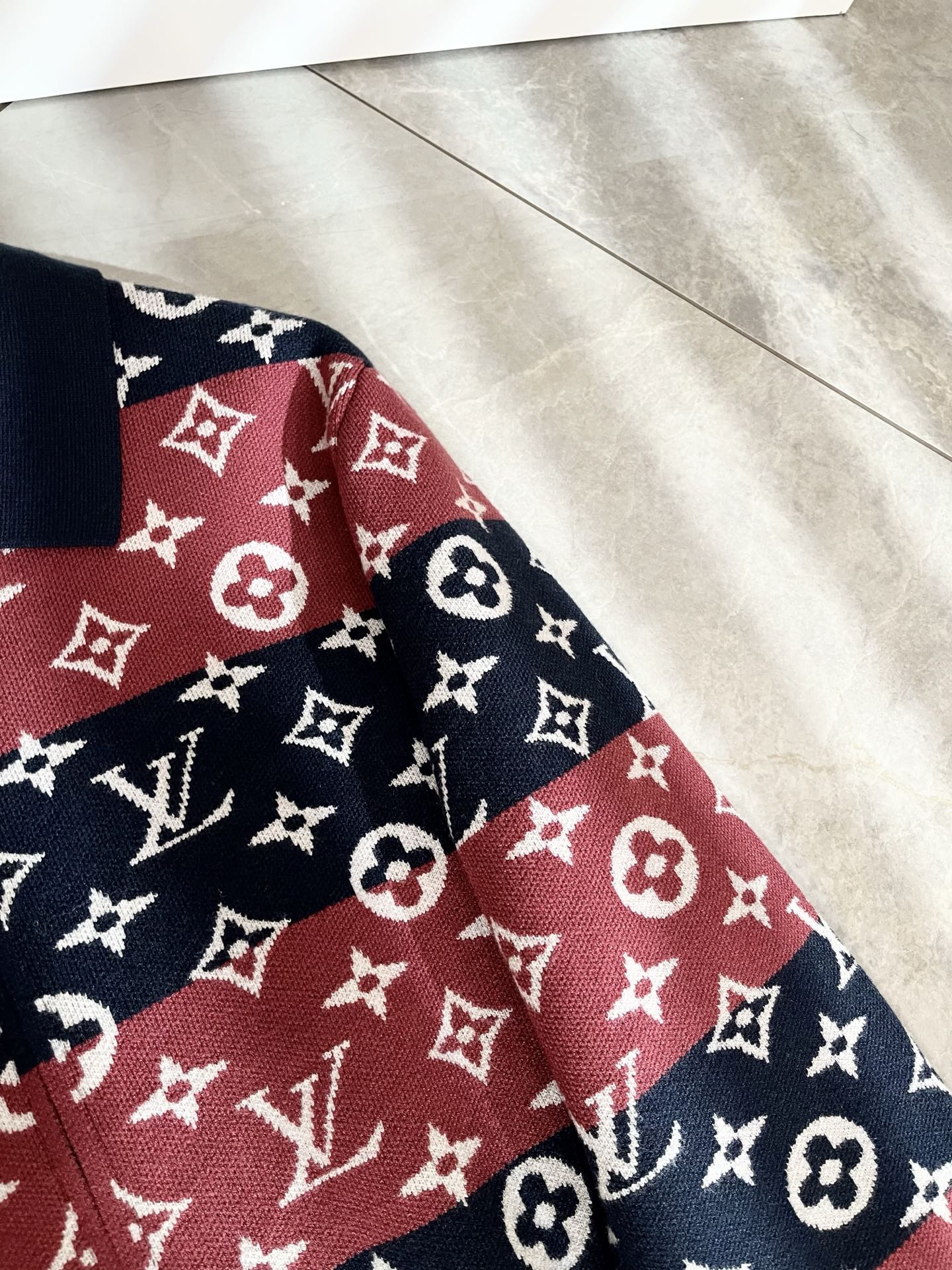 Louis Vuit*on 2025秋冬路易家族轻奢针织羊毛衫！男女同款👫装饰！ 路易家族的新高端，细节