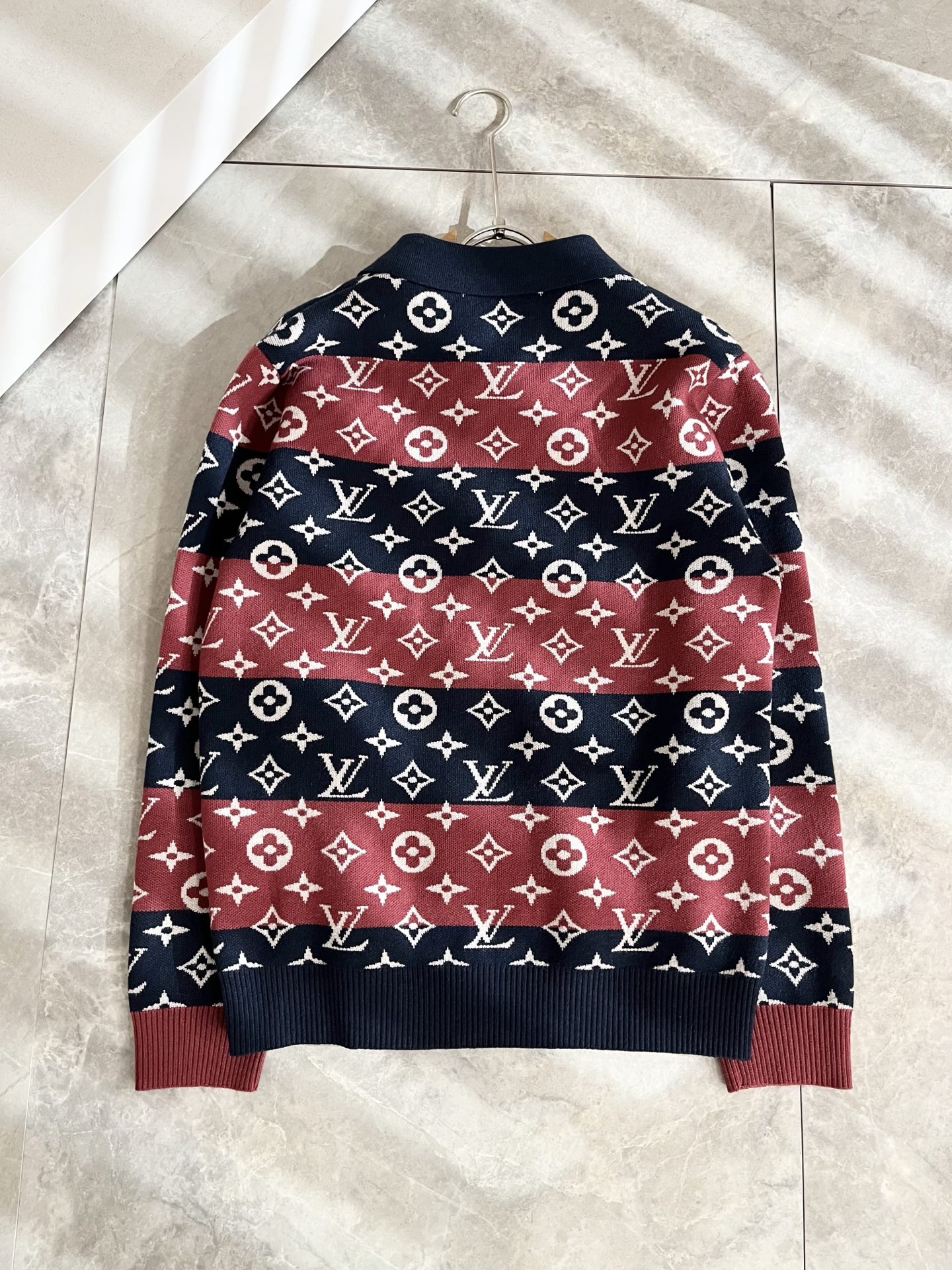 Louis Vuit*on 2025秋冬路易家族轻奢针织羊毛衫！男女同款👫装饰！ 路易家族的新高端，细节