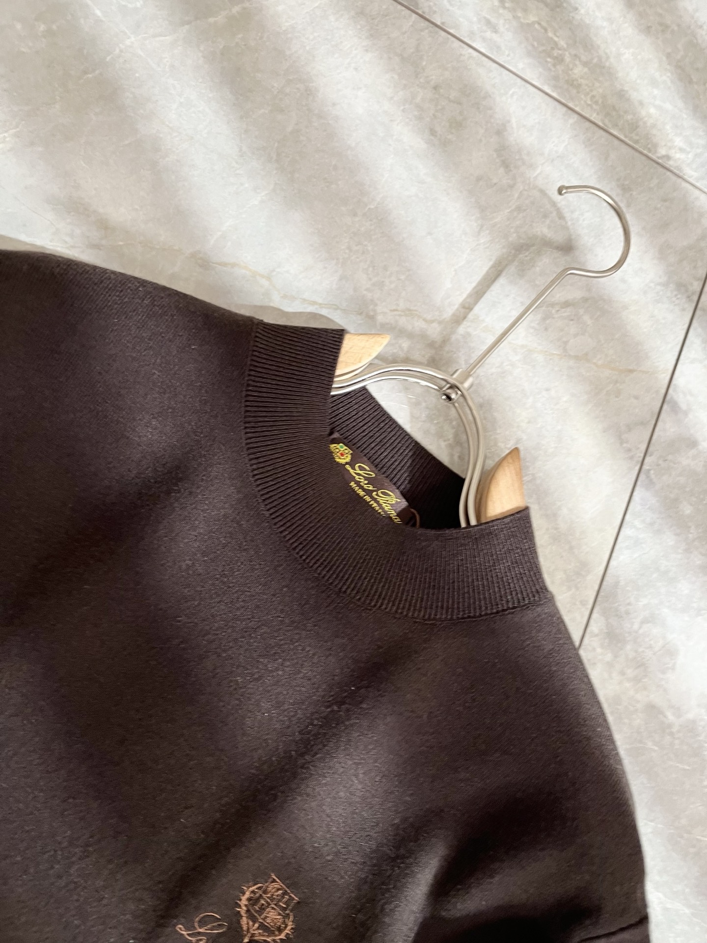 Loro Piana诺悠翩雅 2025秋冬男士最新的贸易订单针织羊毛衫，全品相！！上身舒适透气，不僵硬，