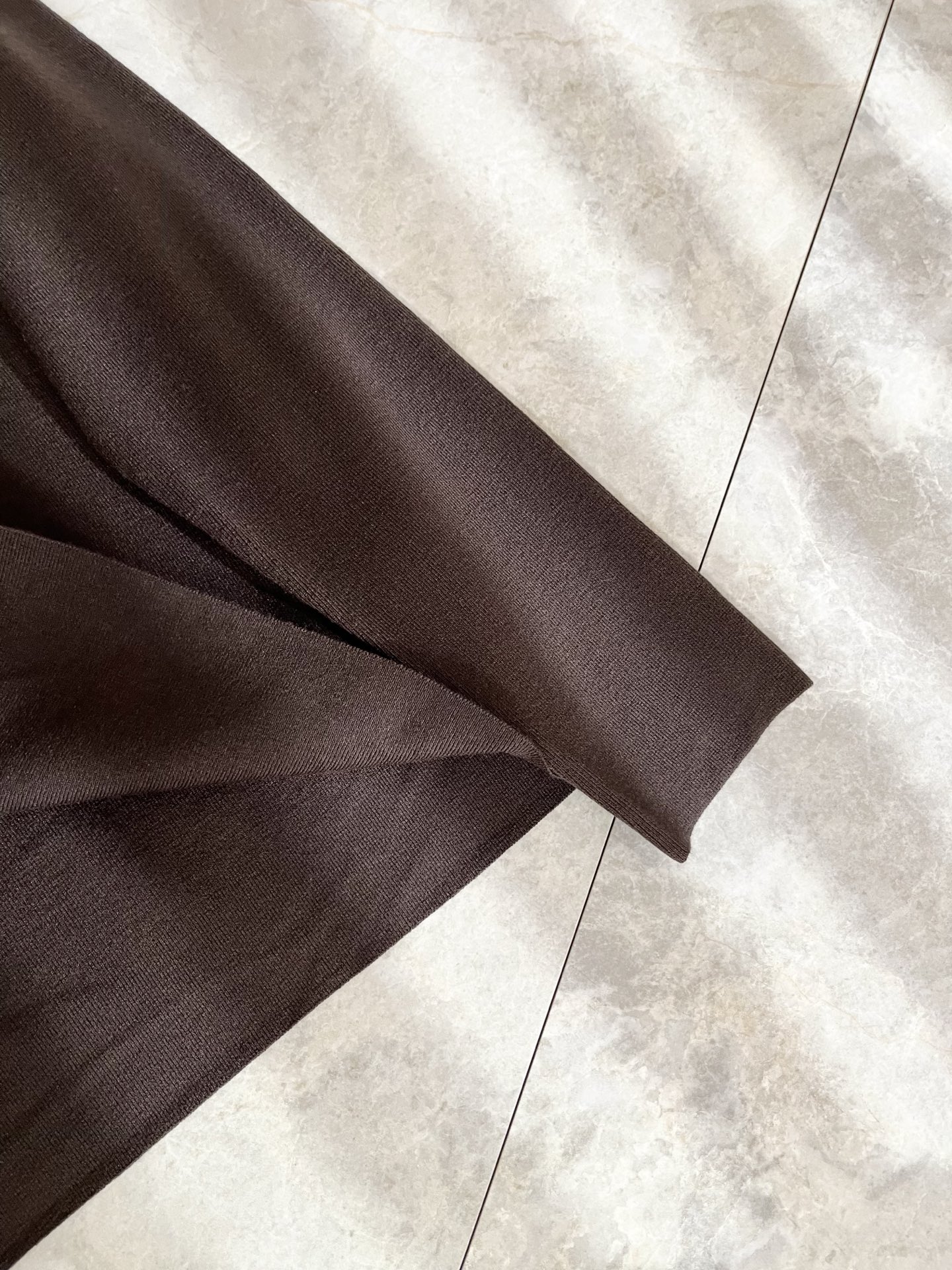 Loro Piana诺悠翩雅 2025秋冬男士最新的贸易订单针织羊毛衫，全品相！！上身舒适透气，不僵硬，