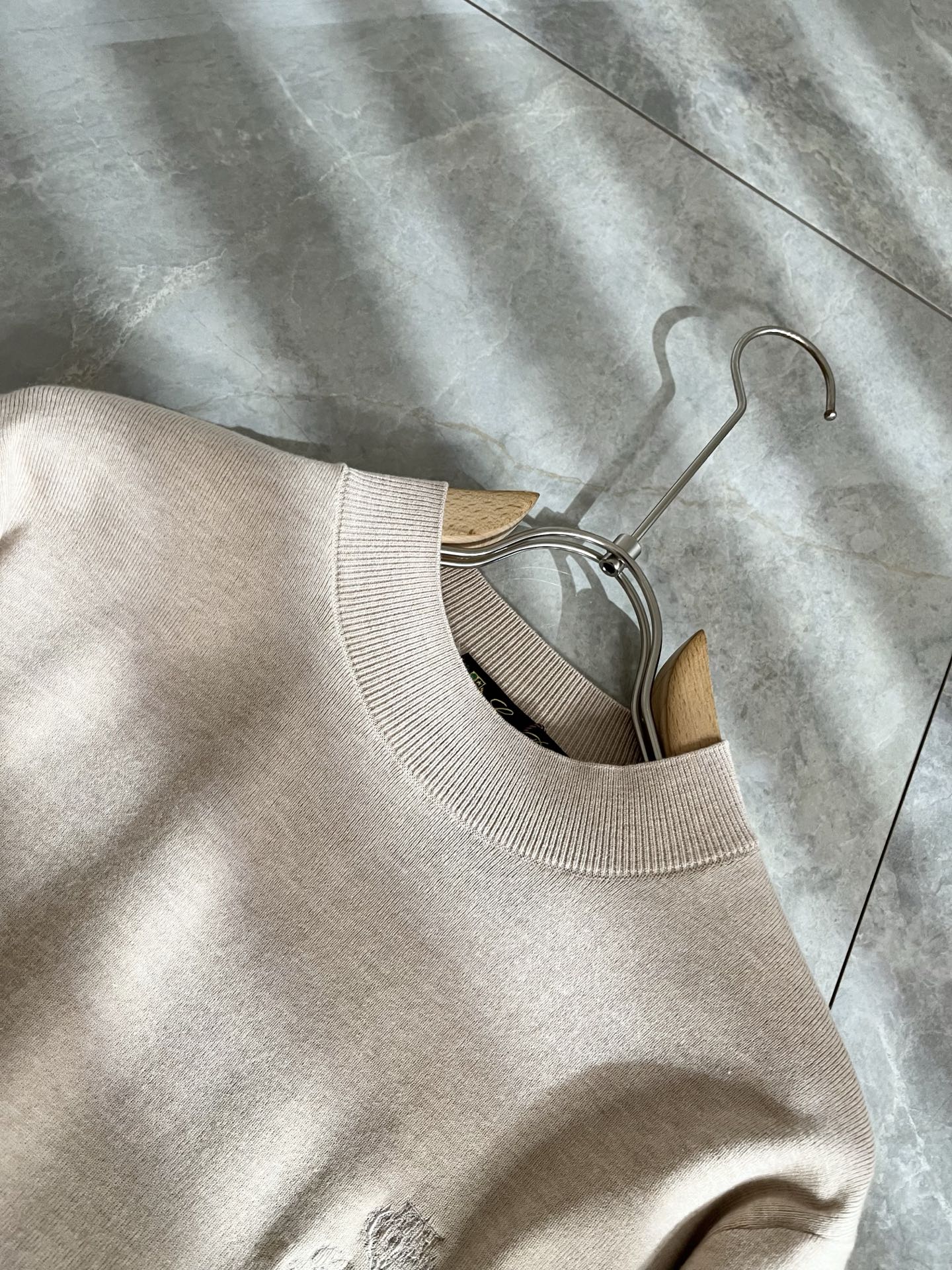 Loro Piana诺悠翩雅 2025秋冬男士最新的贸易订单针织羊毛衫，全品相！！上身舒适透气，不僵硬，