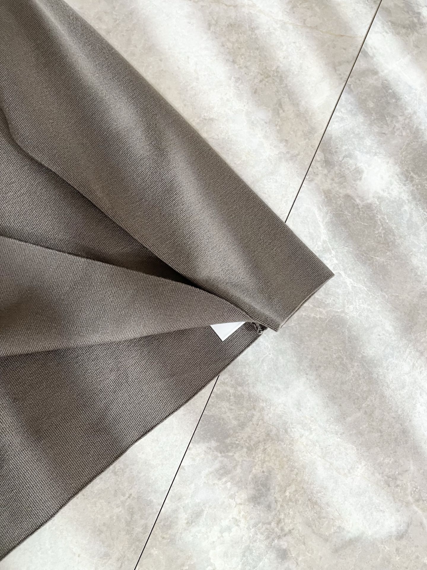 Loro Piana诺悠翩雅 2025秋冬男士最新的贸易订单针织羊毛衫，全品相！！上身舒适透气，不僵硬，