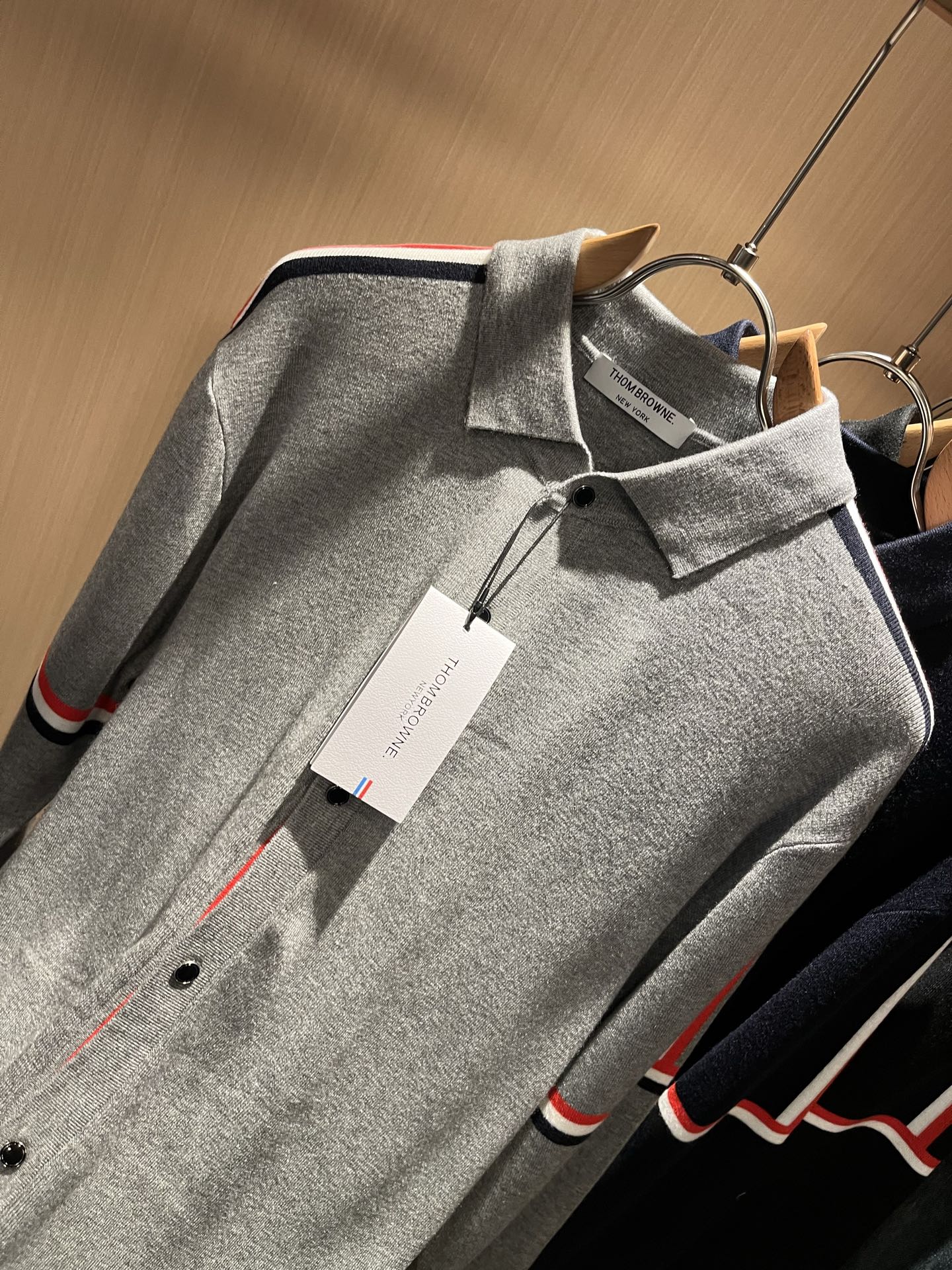 ThomBrow*e汤姆*朗2025秋冬新款男女同款👫针织羊毛开衫，今年的专柜新品，男女同款👫超软羊毛面