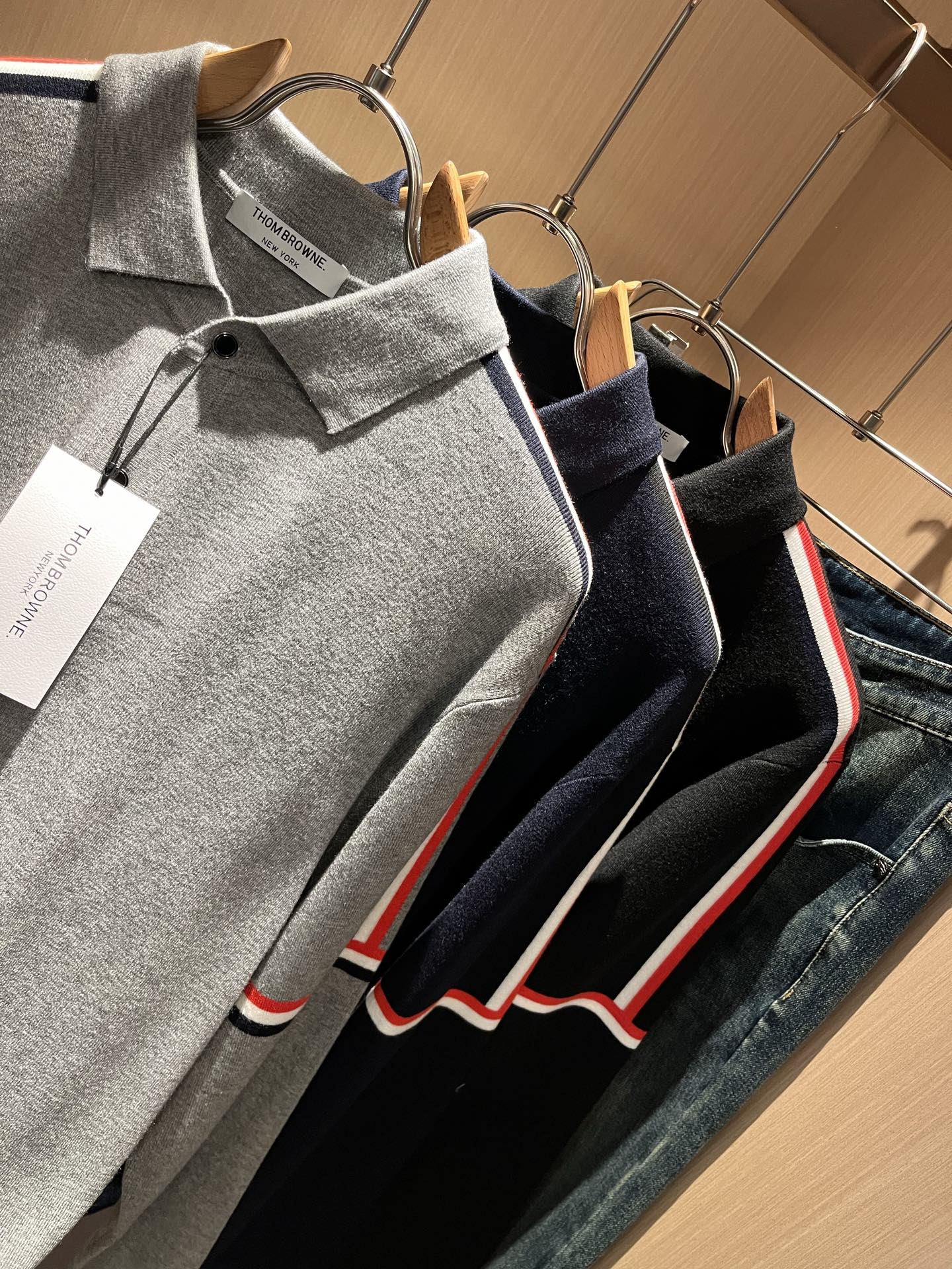 ThomBrow*e汤姆*朗2025秋冬新款男女同款👫针织羊毛开衫，今年的专柜新品，男女同款👫超软羊毛面