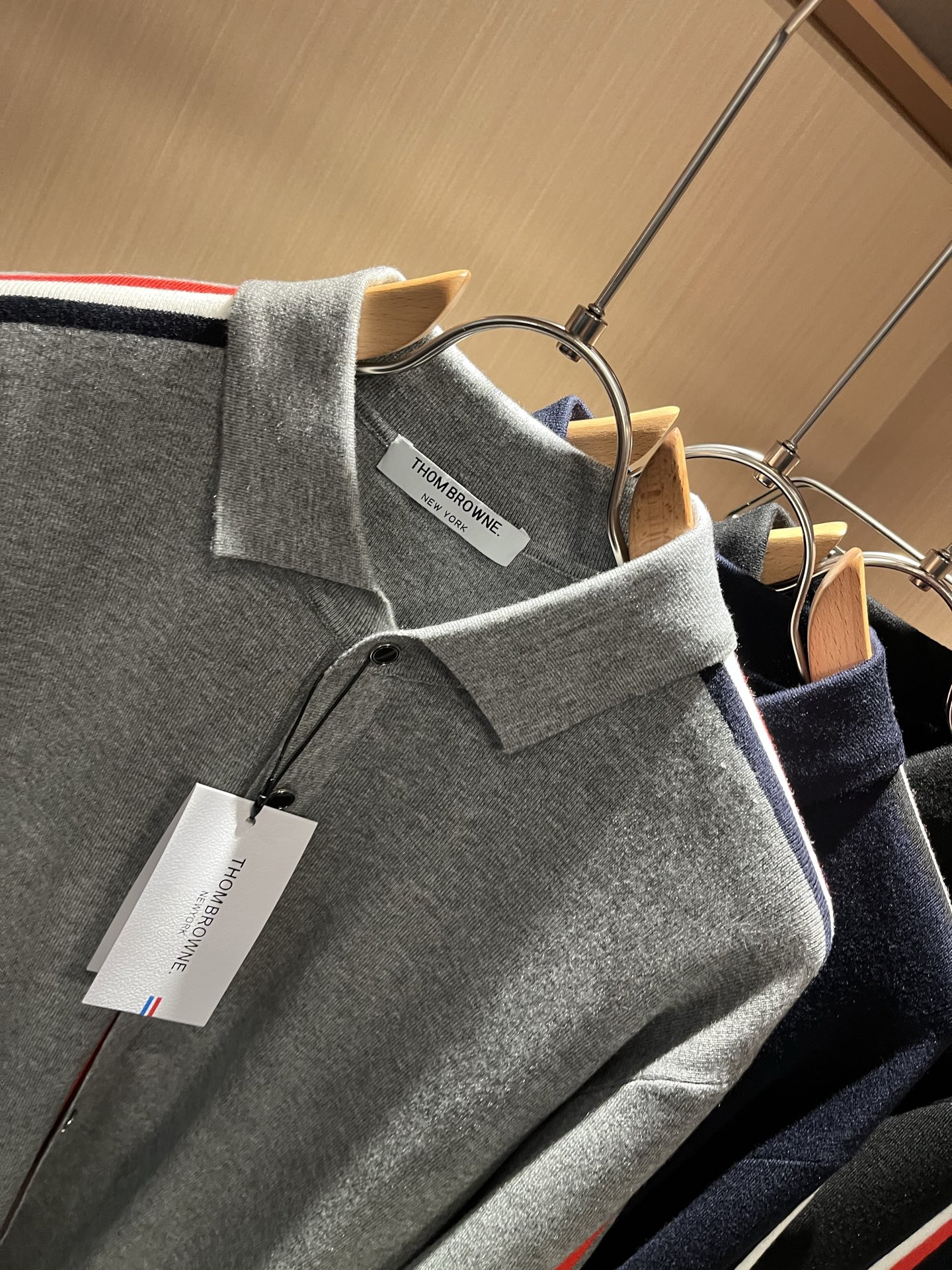 ThomBrow*e汤姆*朗2025秋冬新款男女同款👫针织羊毛开衫，今年的专柜新品，男女同款👫超软羊毛面