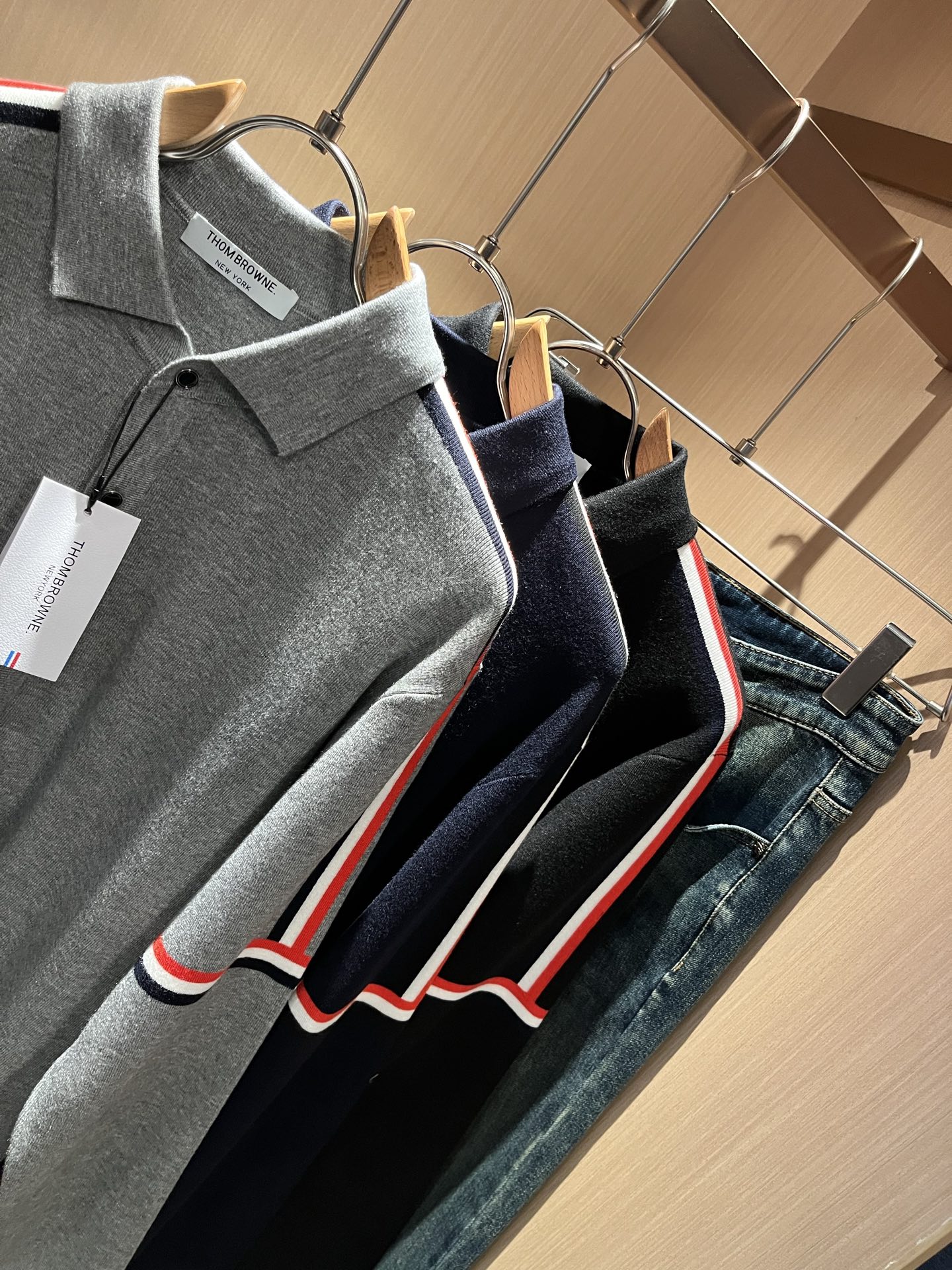 ThomBrow*e汤姆*朗2025秋冬新款男女同款👫针织羊毛开衫，今年的专柜新品，男女同款👫超软羊毛面