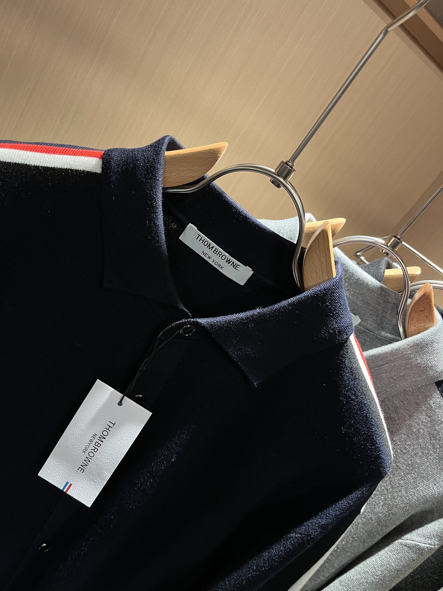 ThomBrow*e汤姆*朗2025秋冬新款男女同款👫针织羊毛开衫，今年的专柜新品，男女同款👫超软羊毛面