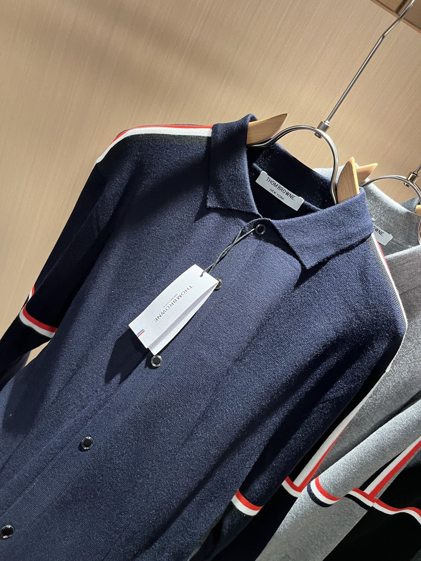 ThomBrow*e汤姆*朗2025秋冬新款男女同款👫针织羊毛开衫，今年的专柜新品，男女同款👫超软羊毛面