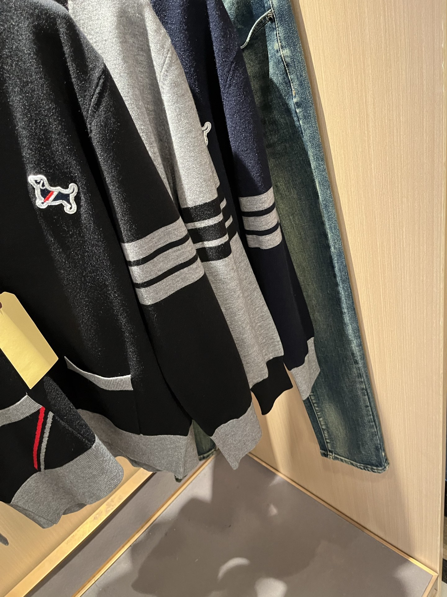 ThomBrow*e汤姆*朗2025秋冬新款男女同款👫针织羊毛开衫，今年的专柜新品，男女同款👫超软羊毛面