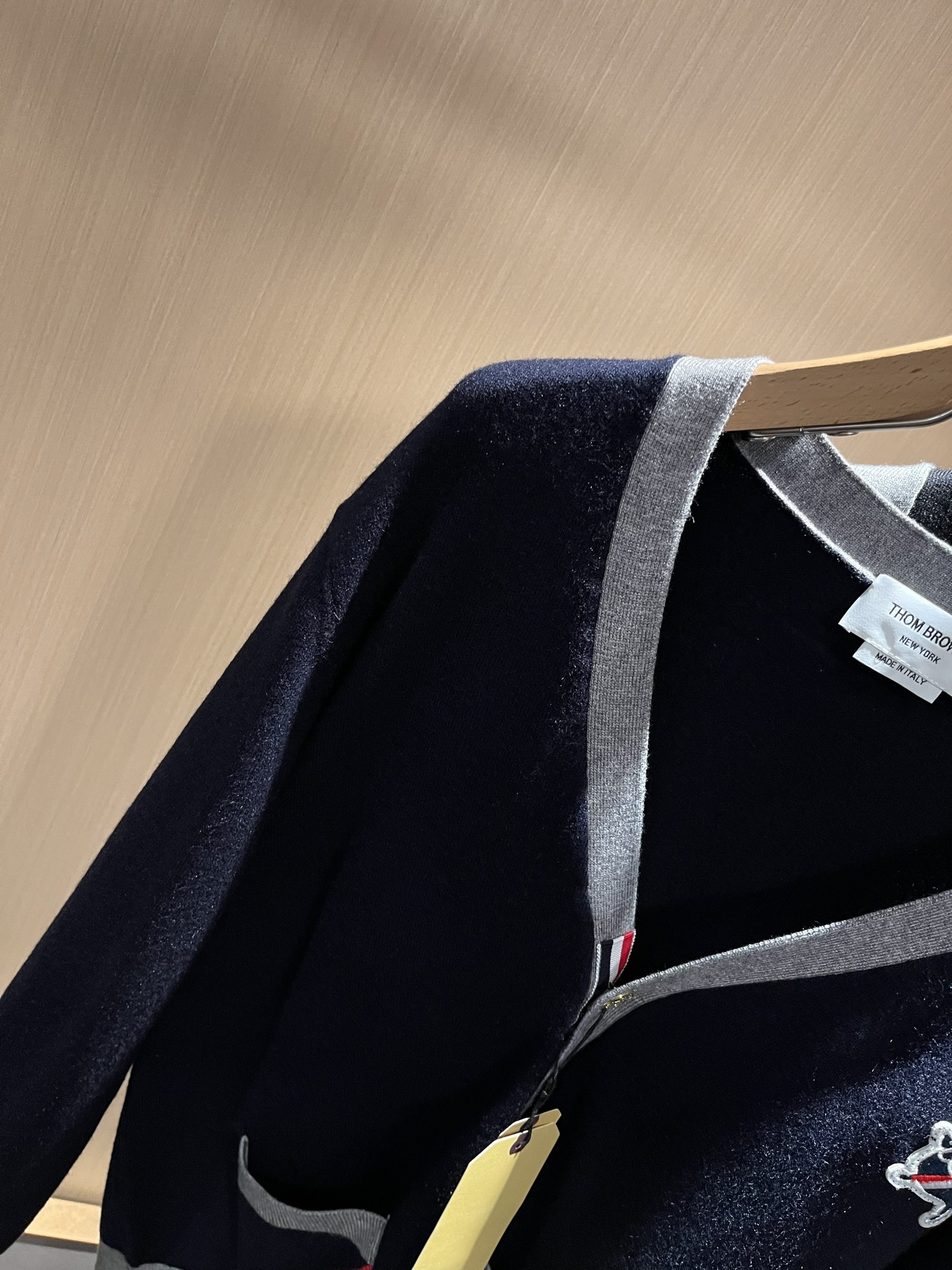 ThomBrow*e汤姆*朗2025秋冬新款男女同款👫针织羊毛开衫，今年的专柜新品，男女同款👫超软羊毛面