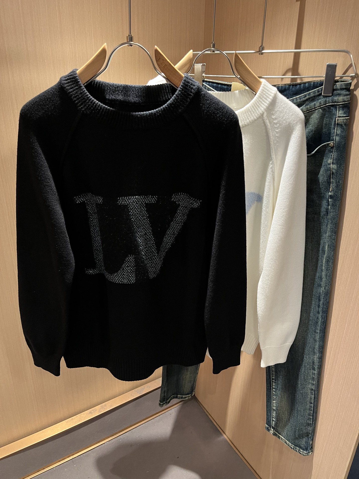 Louis Vuit*on 2025秋冬路易家族轻奢针织羊毛衫！男女同款👫装饰！ 路易家族的新高端，细节